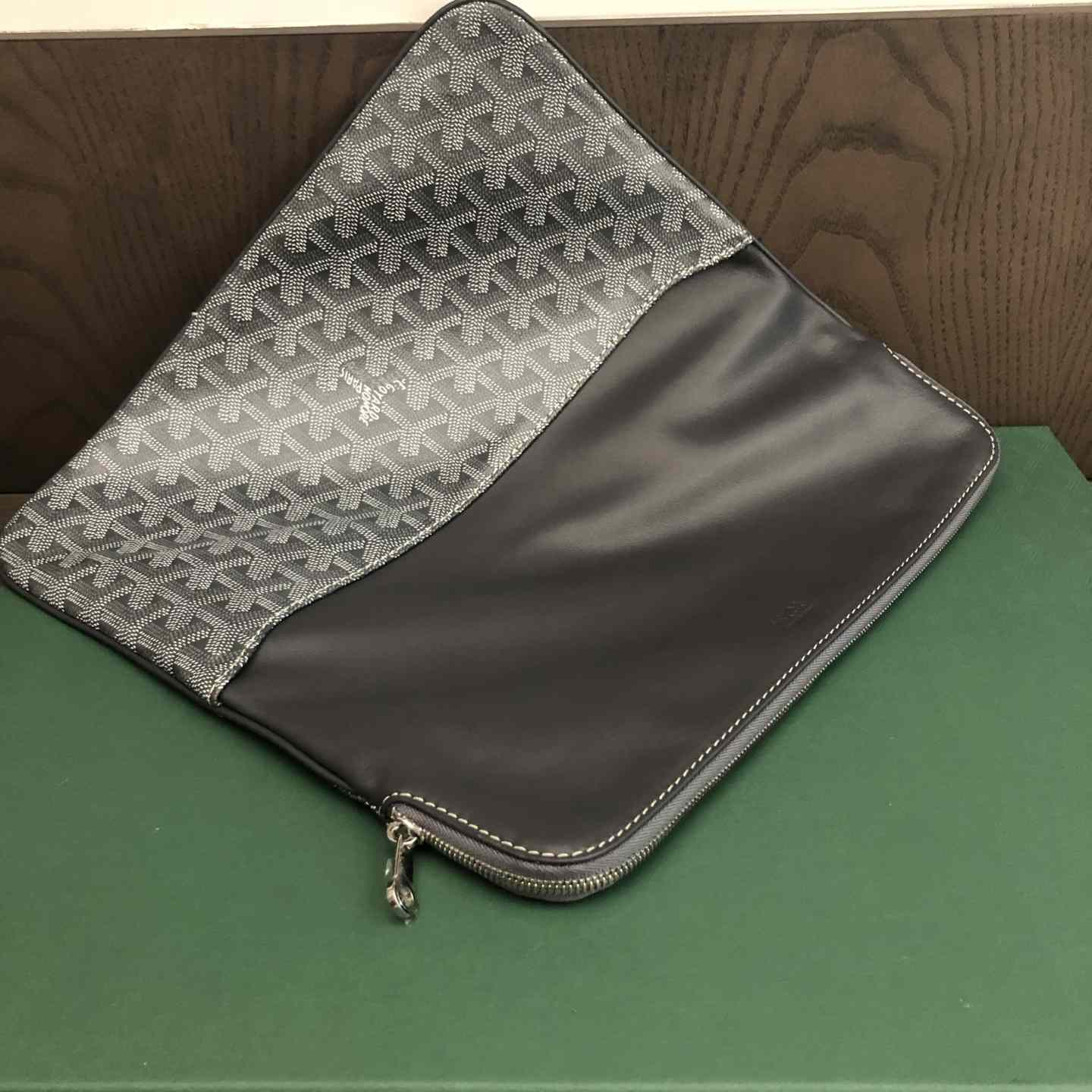 Goyard Sainte-Marie MM Clutch - FashionPlug