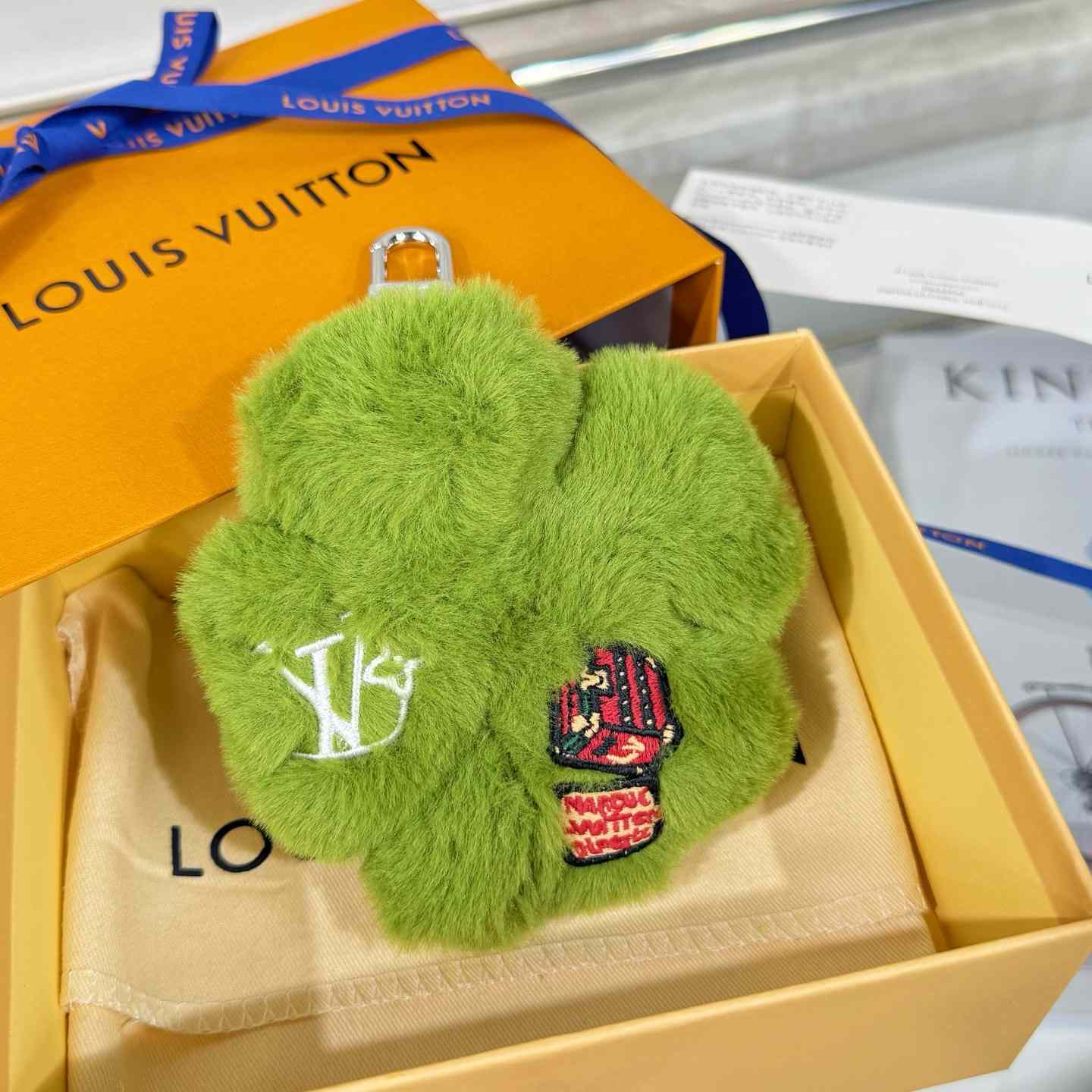 Louis Vuitton LV Lucky Trefoil Bag Charm   M03170 - FashionPlug