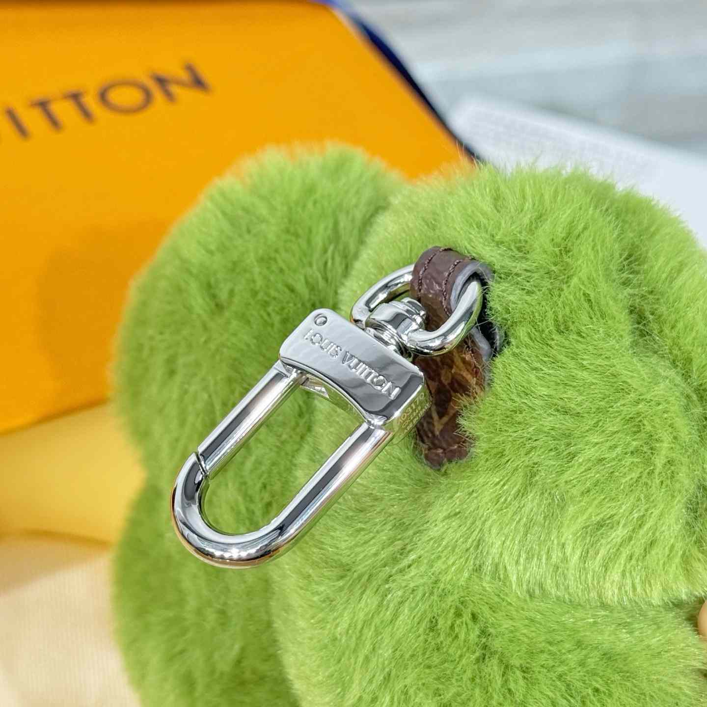 Louis Vuitton LV Lucky Trefoil Bag Charm   M03170 - FashionPlug