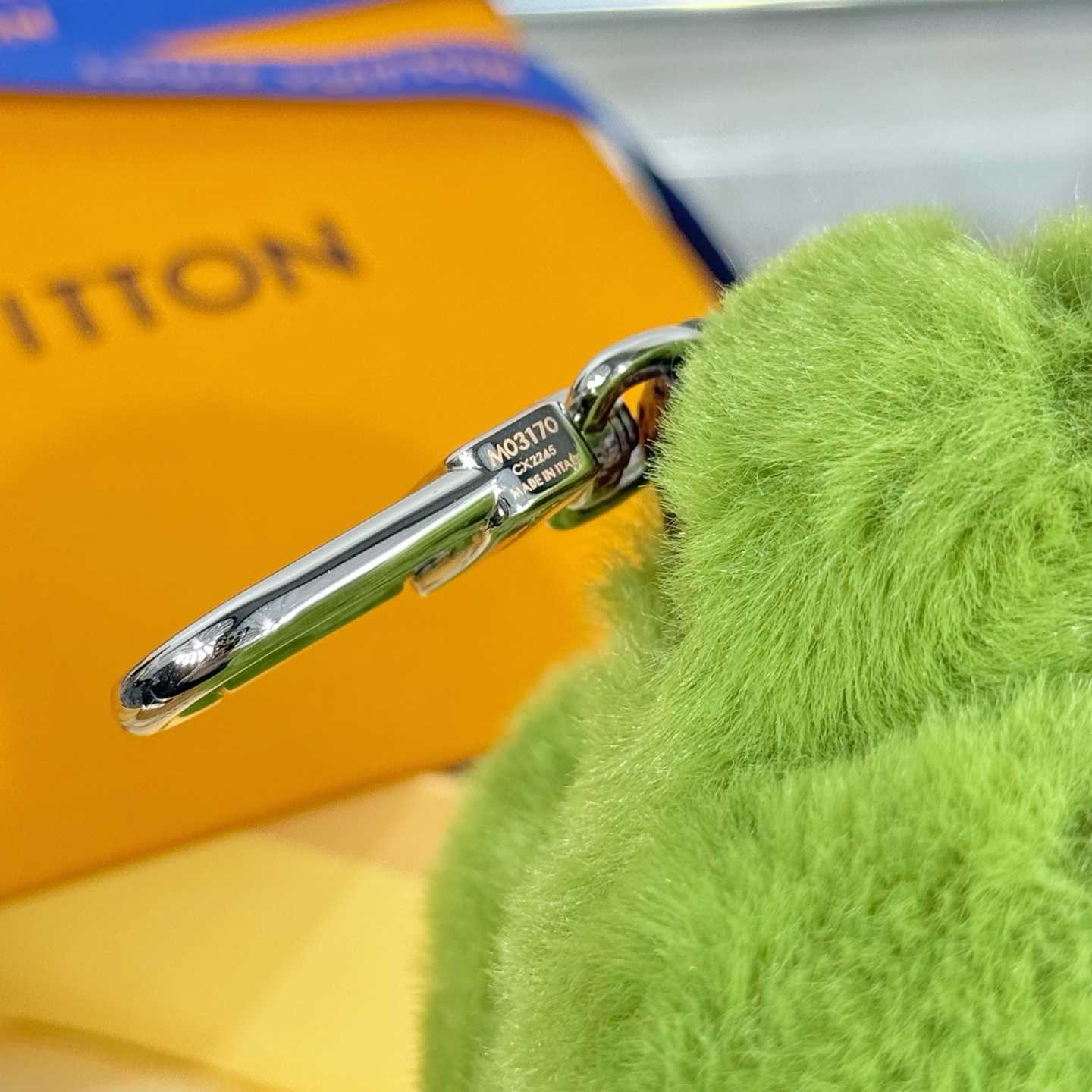 Louis Vuitton LV Lucky Trefoil Bag Charm   M03170 - FashionPlug