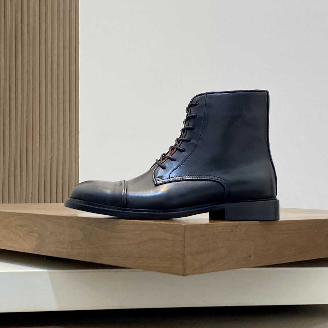 Gucci Men's Leather Lace-Up Boots - FashionPlug