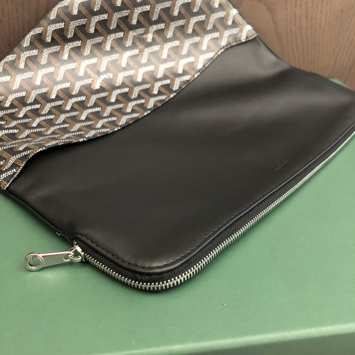 Goyard Sainte-Marie MM Clutch - FashionPlug