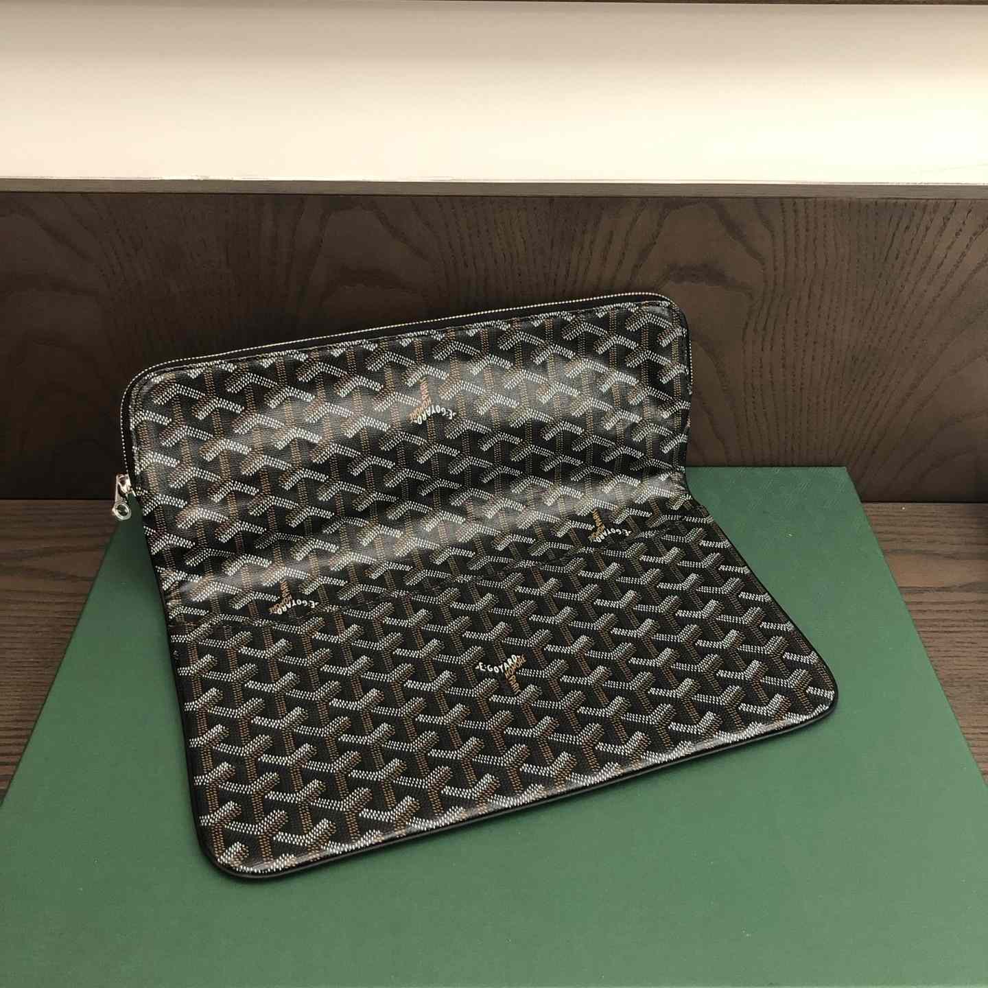 Goyard Sainte-Marie MM Clutch - FashionPlug