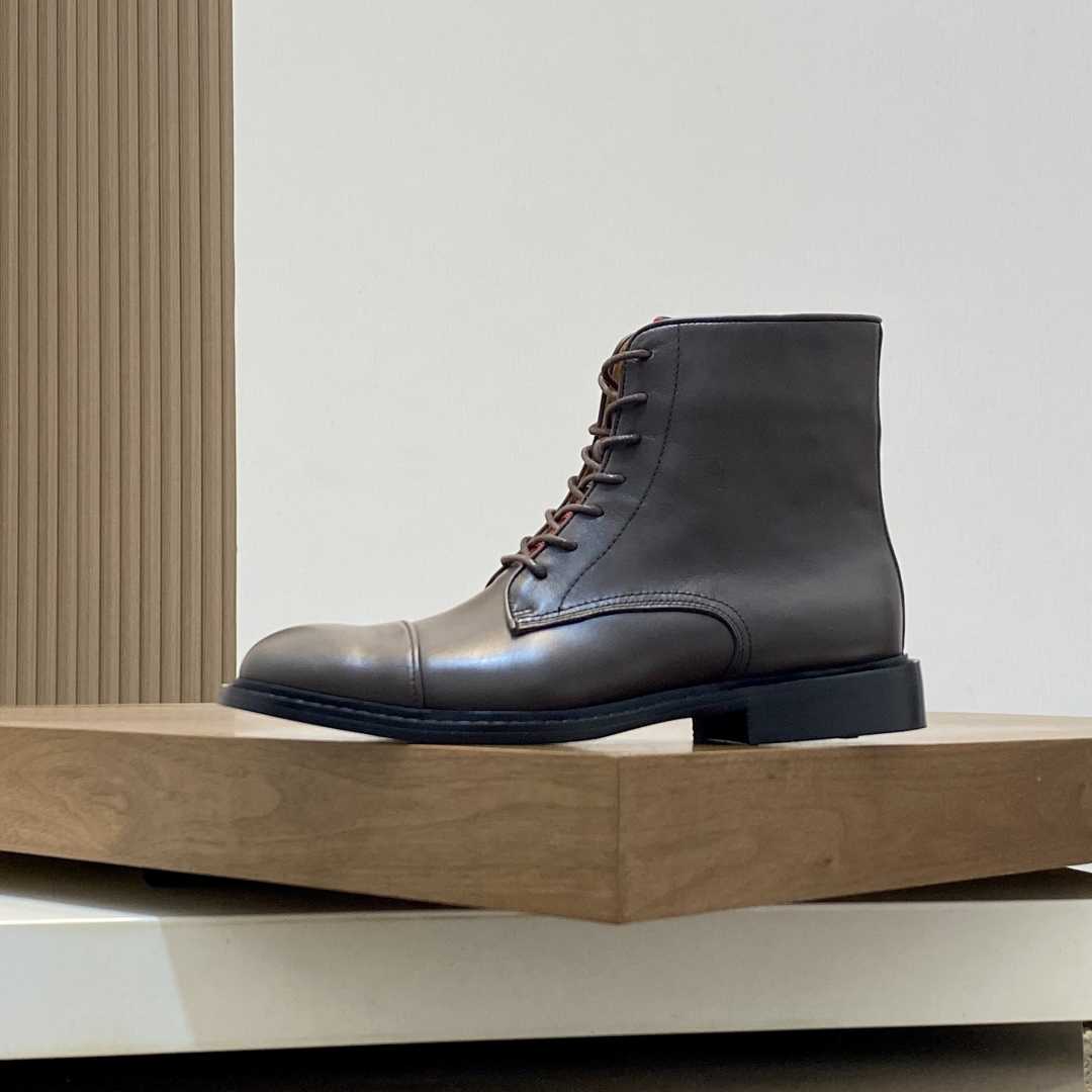 Gucci Men's Leather Lace-Up Boots - FashionPlug