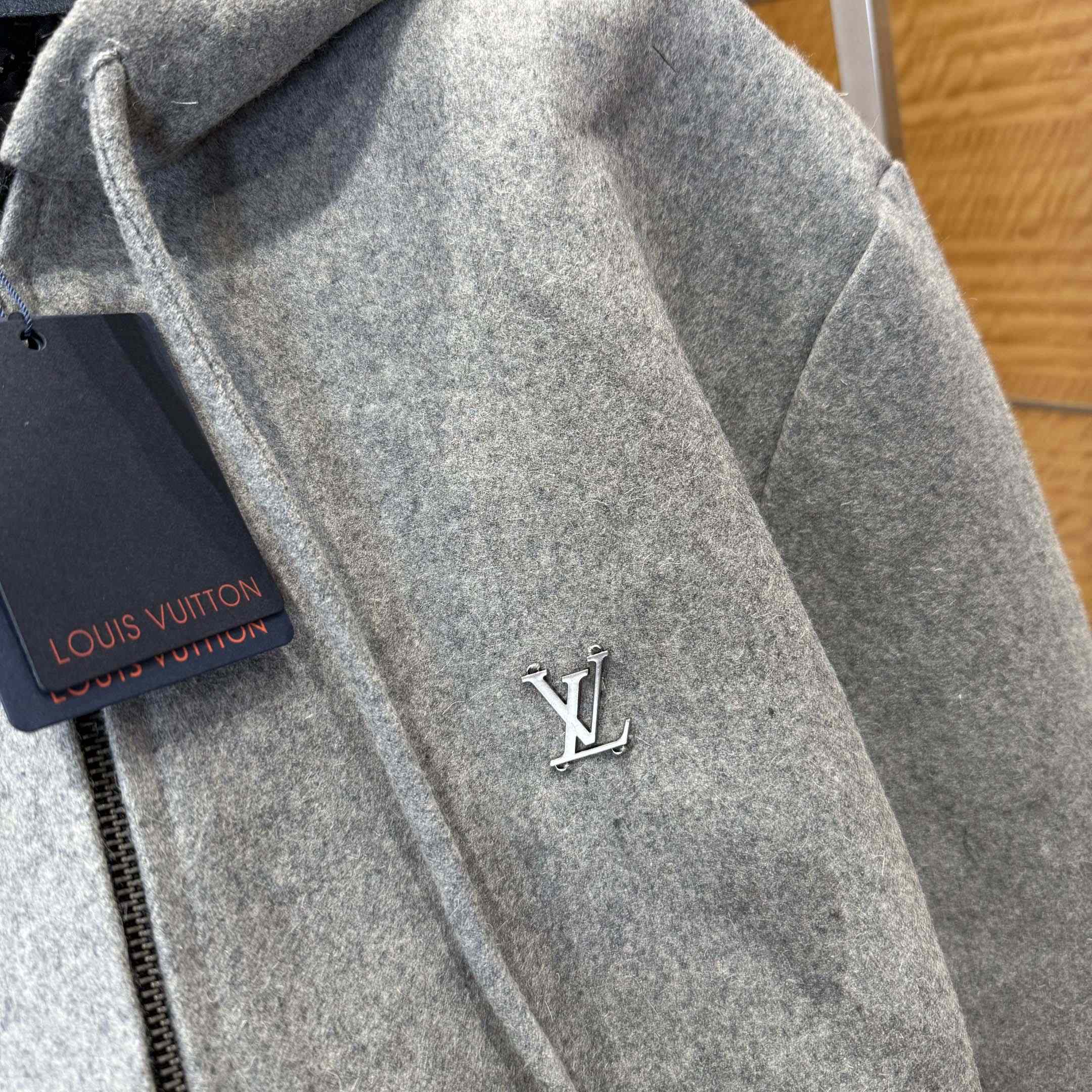 Louis Vuitton Tailored Technical Wool Hooded Blouson   1AFYBQ - FashionPlug