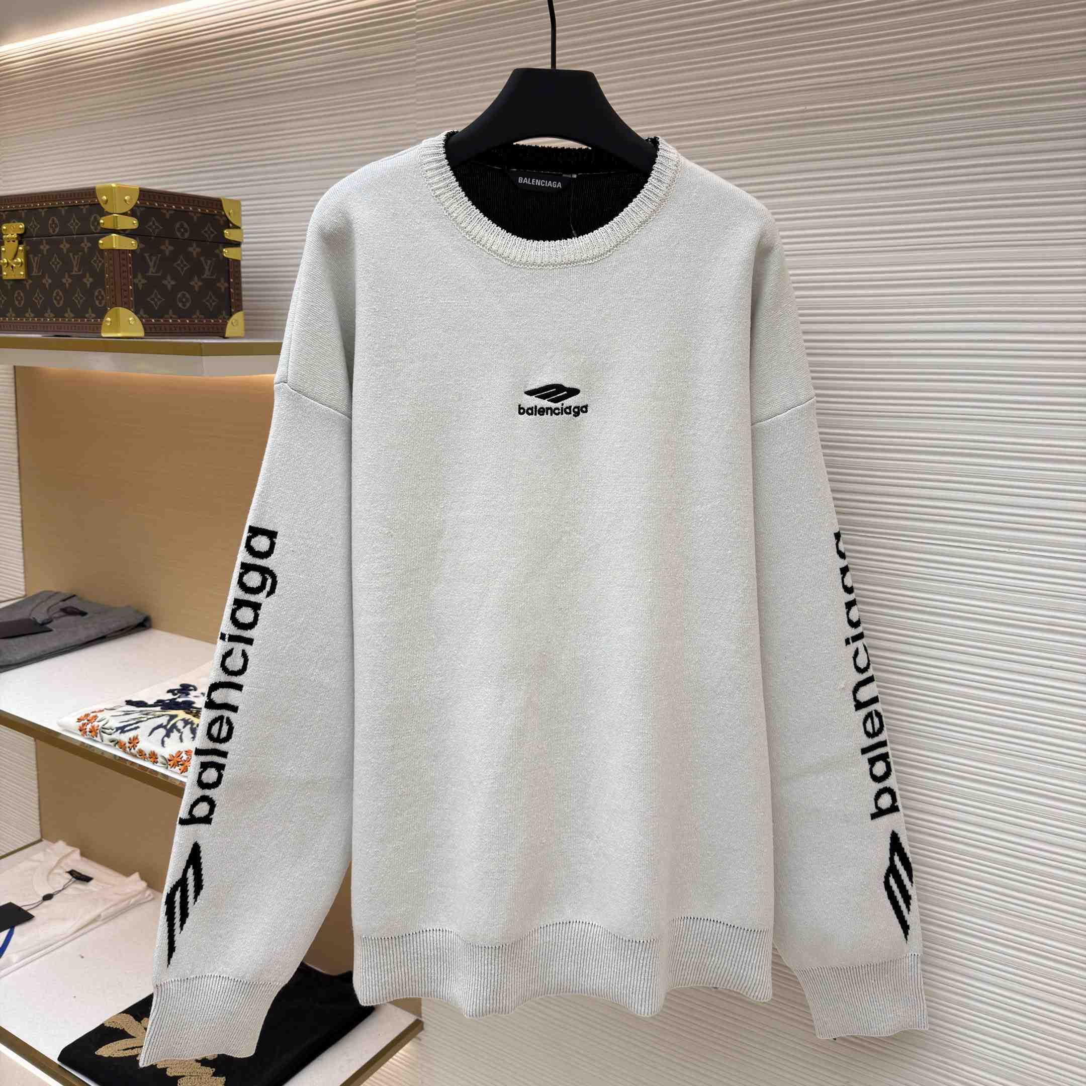 Balenciaga 3B Sports Icon Ski Crewneck In White And Black - FashionPlug