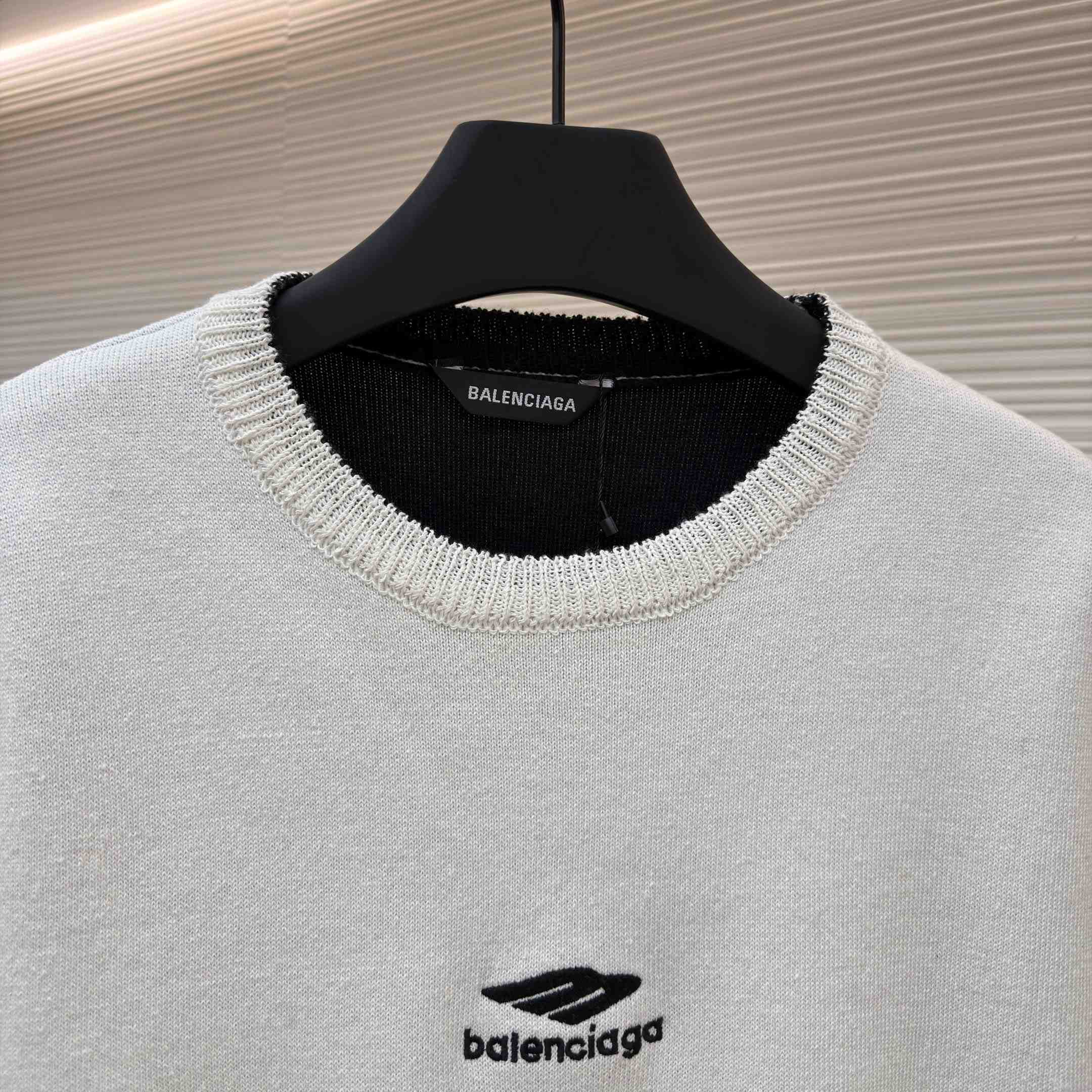 Balenciaga 3B Sports Icon Ski Crewneck In White And Black - FashionPlug