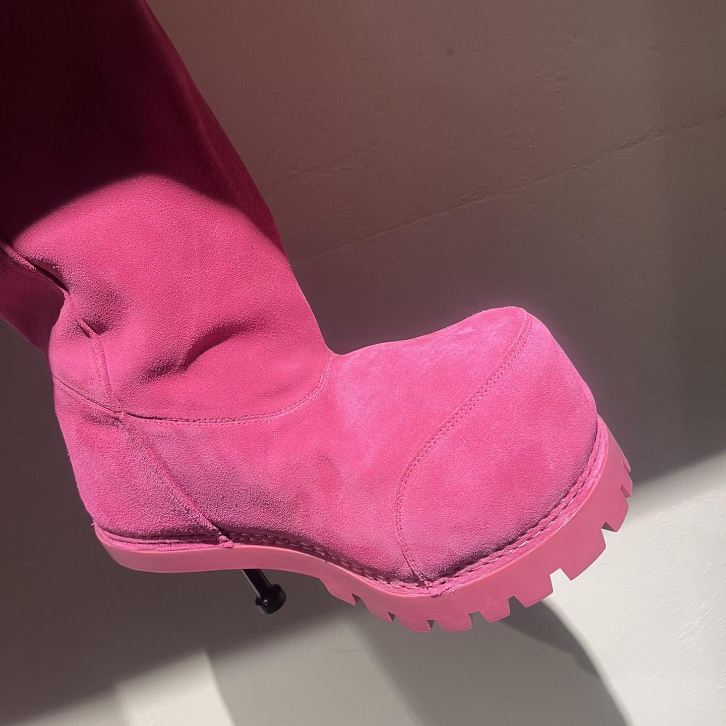 Balenciaga Alaska Fur High Boots - FashionPlug