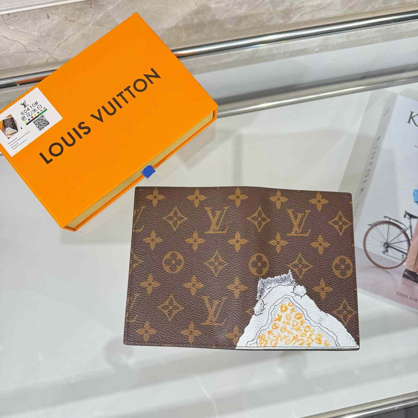 Louis Vuitton Passport Cover   M25753 - FashionPlug