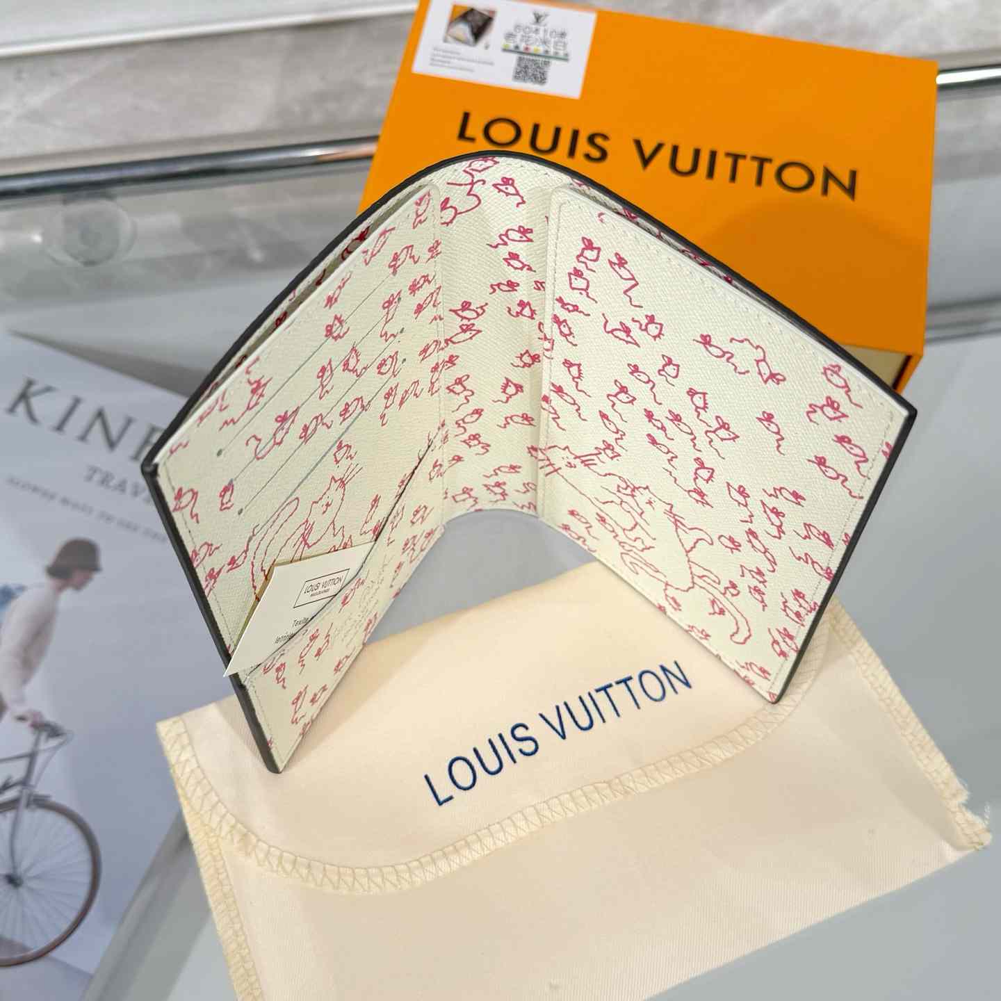 Louis Vuitton Passport Cover   M25753 - FashionPlug