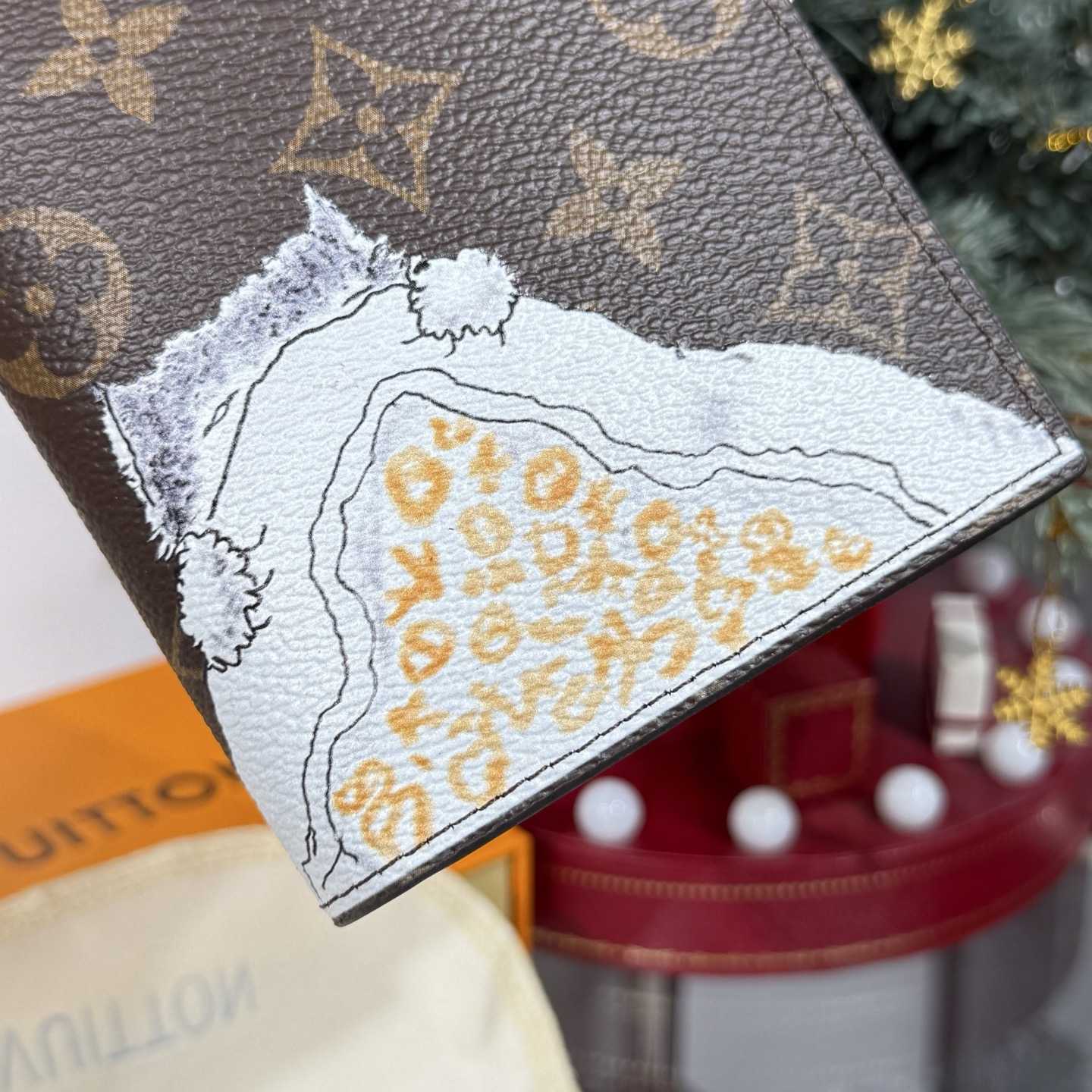 Louis Vuitton Passport Cover   M25753 - FashionPlug