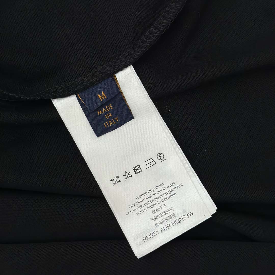 Louis Vuitton Embellished Signature Short-Sleeved T-Shirt   1AJCFH - FashionPlug