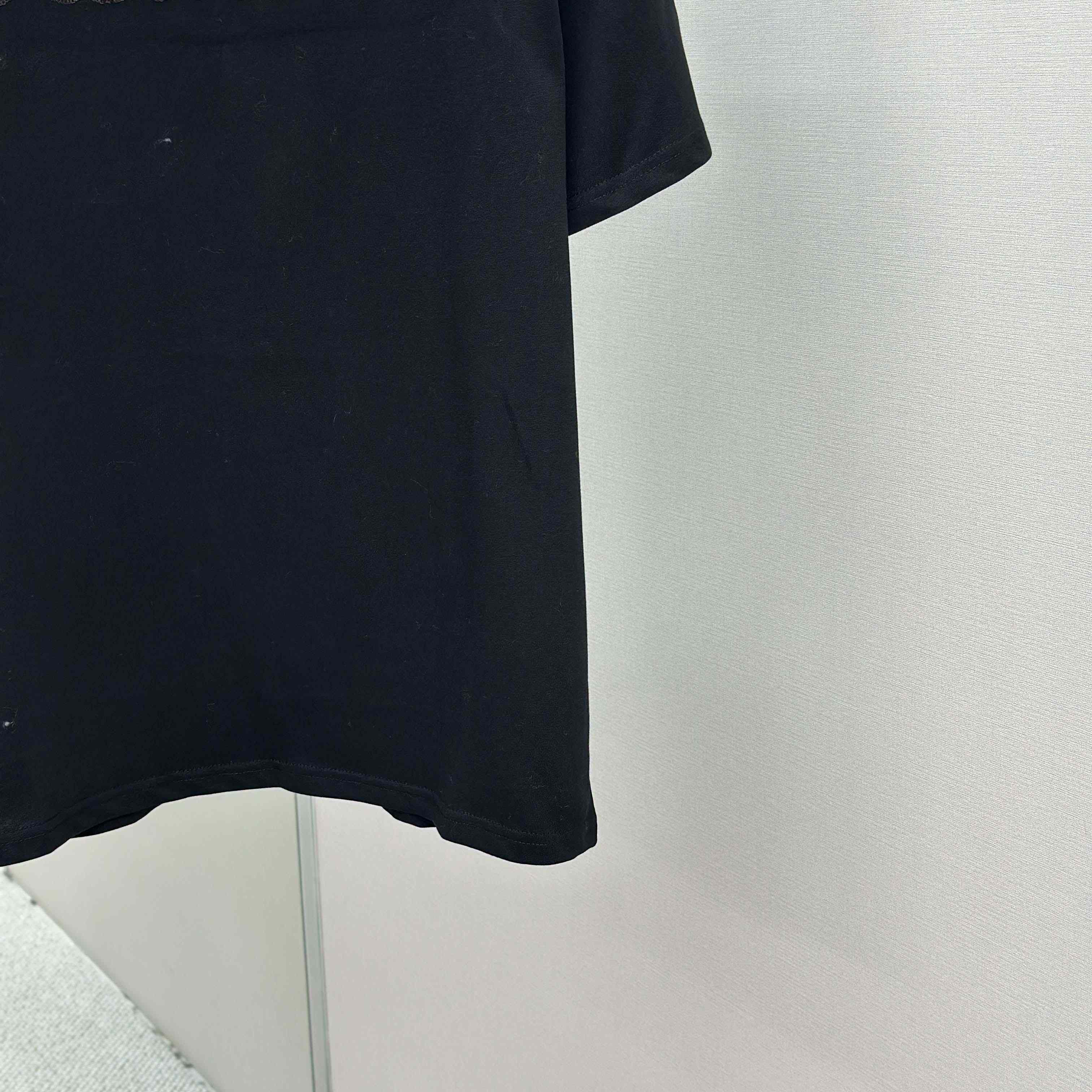 Louis Vuitton Embellished Signature Short-Sleeved T-Shirt   1AJCFH - FashionPlug