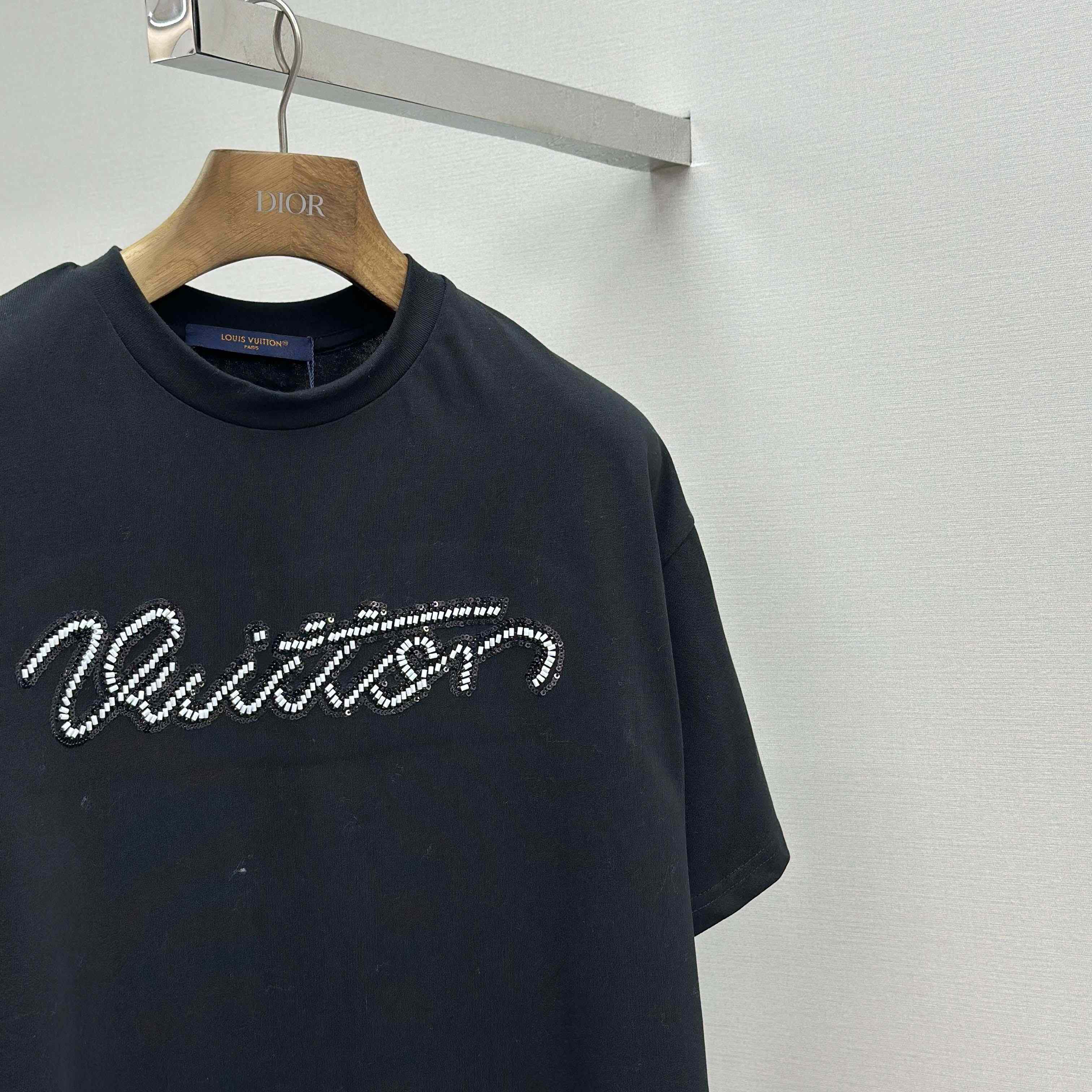 Louis Vuitton Embellished Signature Short-Sleeved T-Shirt   1AJCFH - FashionPlug