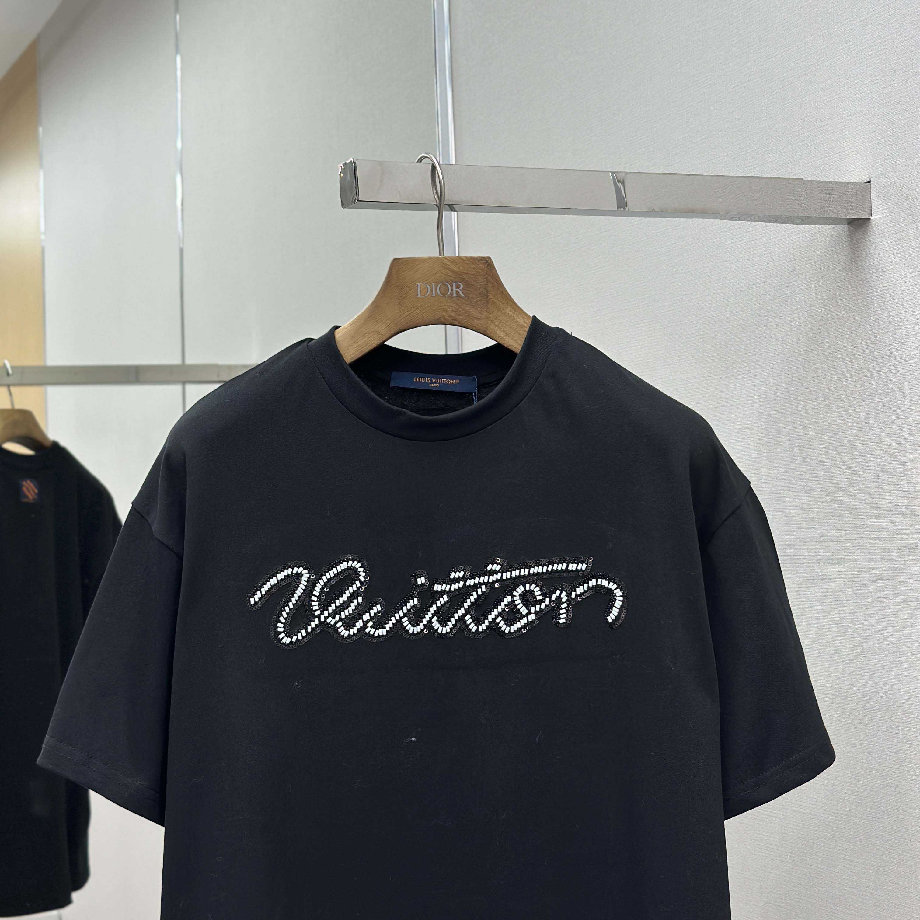 Louis Vuitton Embellished Signature Short-Sleeved T-Shirt   1AJCFH - FashionPlug