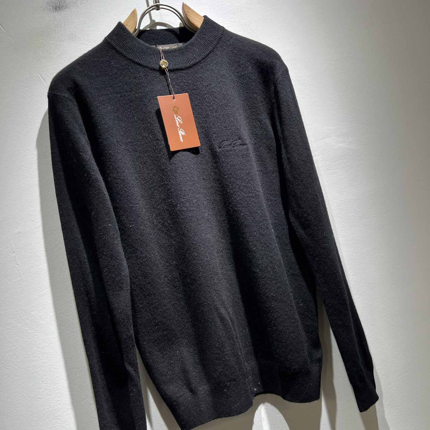 Loro Piana Classic Crewneck - FashionPlug