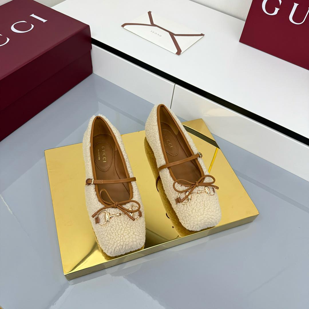 Gucci Women's Gucci Horsebit Ballet Flat - FashionPlug