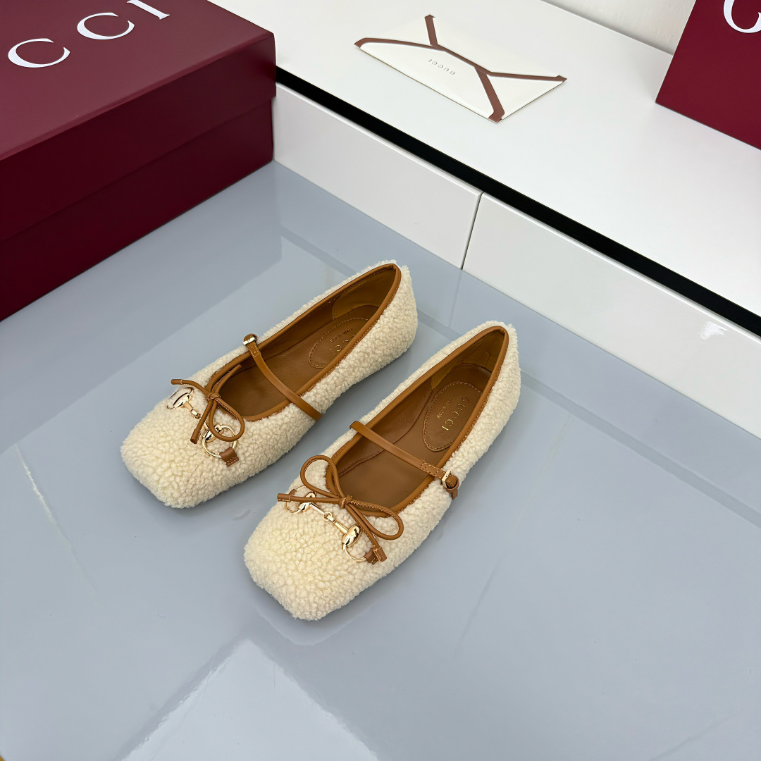 Gucci Women's Gucci Horsebit Ballet Flat - FashionPlug