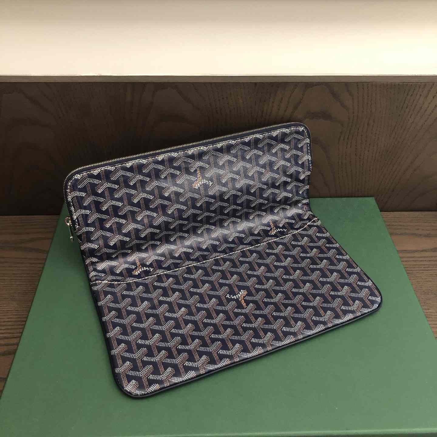 Goyard Sainte-Marie MM Clutch - FashionPlug