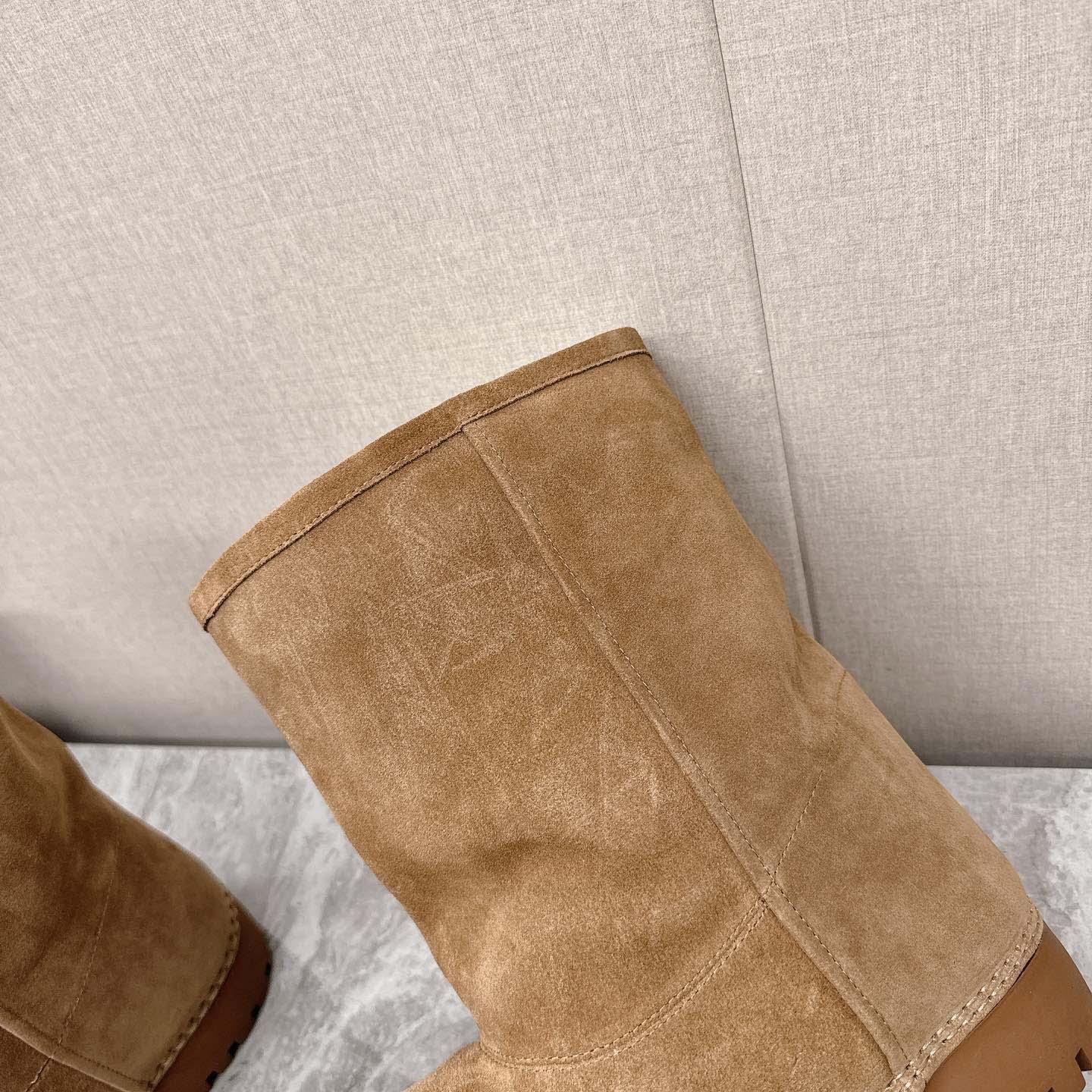 Balenciaga Alaska Fur High Boots - FashionPlug