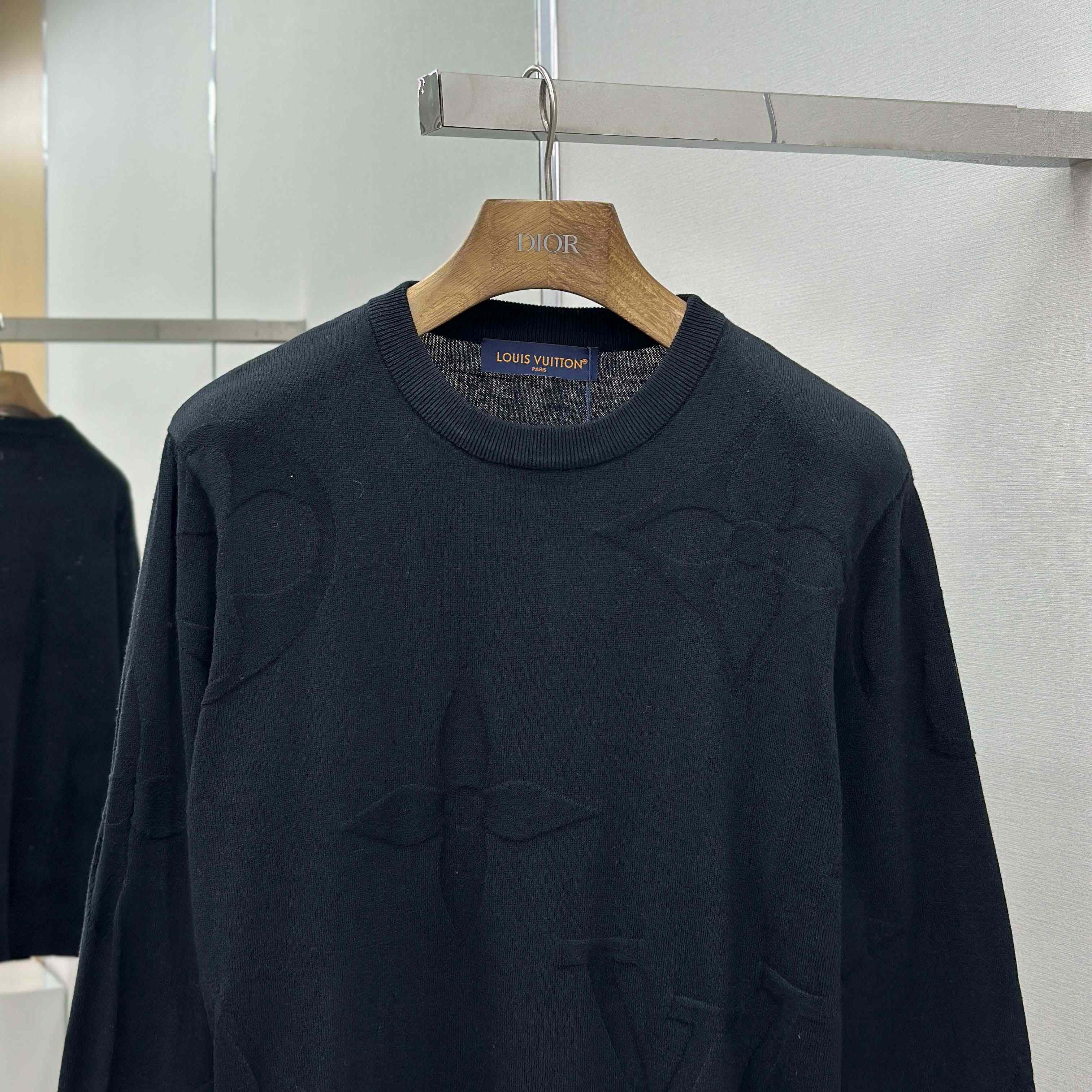 Louis Vuitton Monogram Long-Sleeved Cotton Crewneck   1AIWEB - FashionPlug