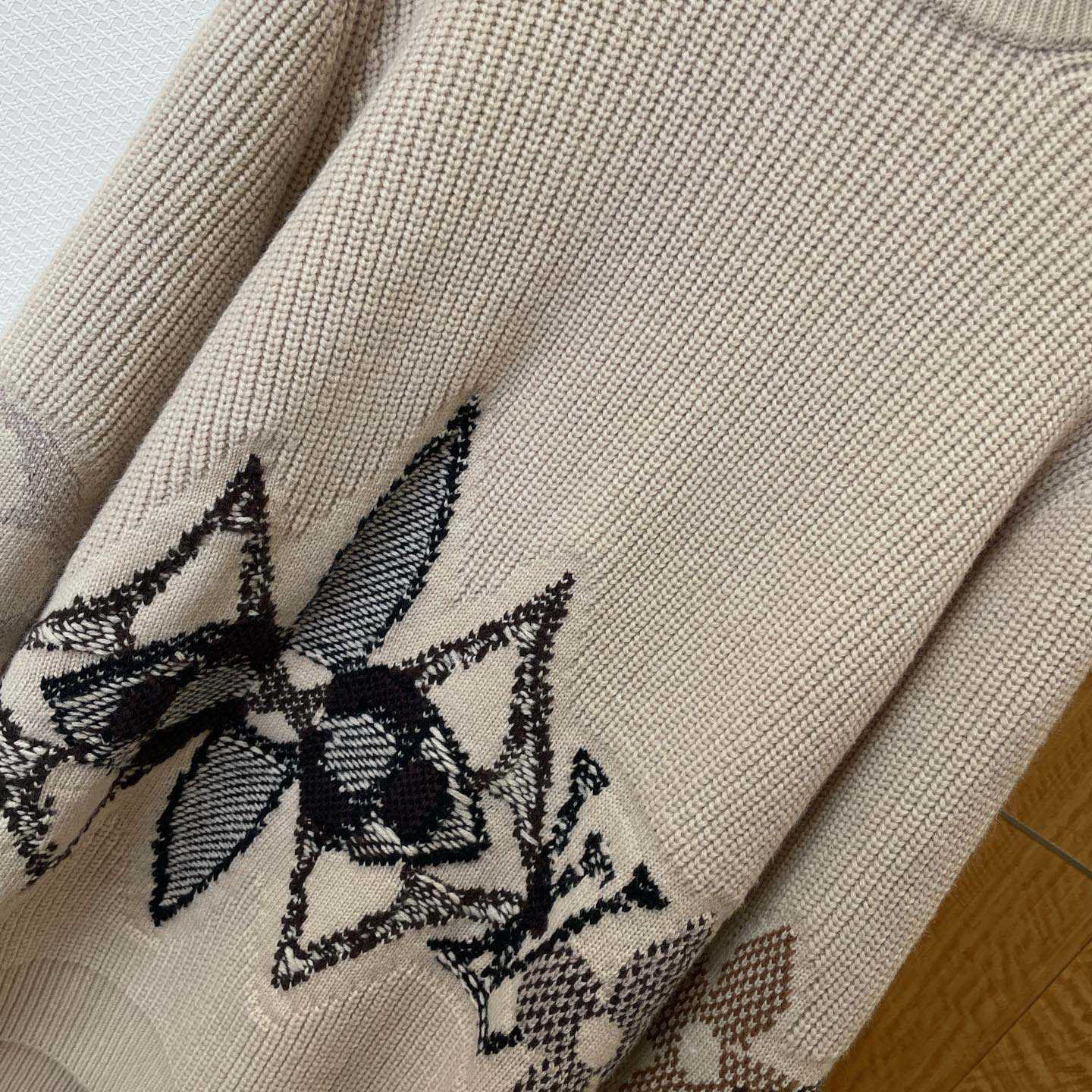 Louis Vuitton Graphic Knitted Crewneck   1AJBVT - FashionPlug