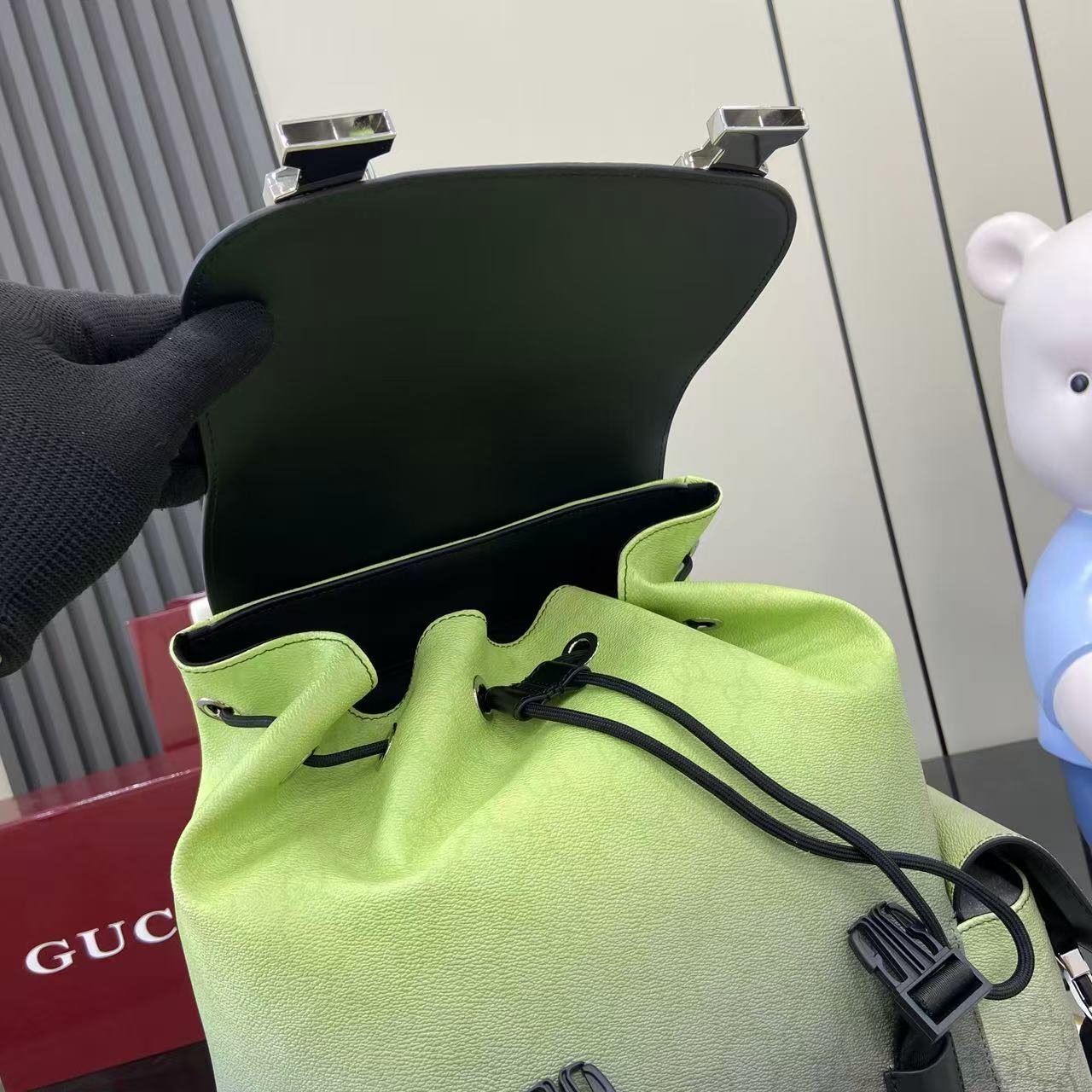 Gucci Chroma Large Backpack - FashionPlug