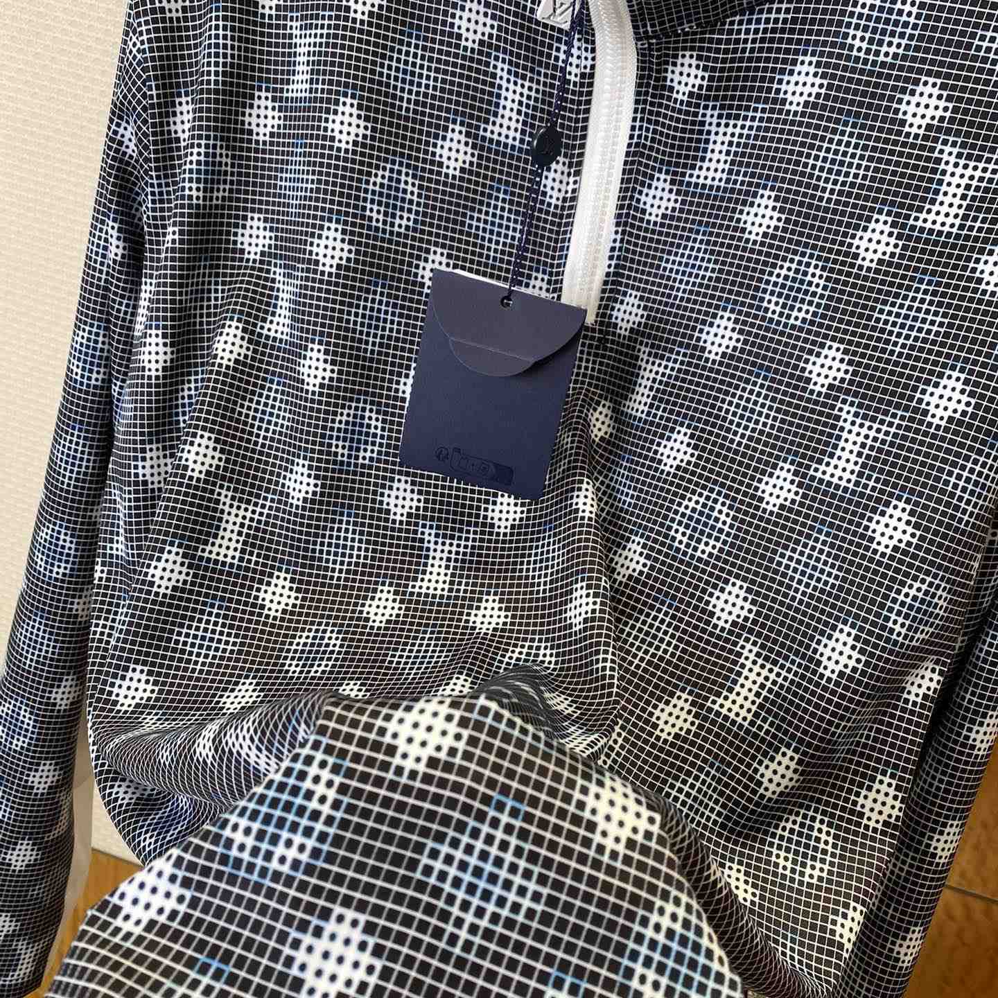 Louis Vuitton Monogram Technical Long-Sleeved T-Shirt   1AJCDC - FashionPlug