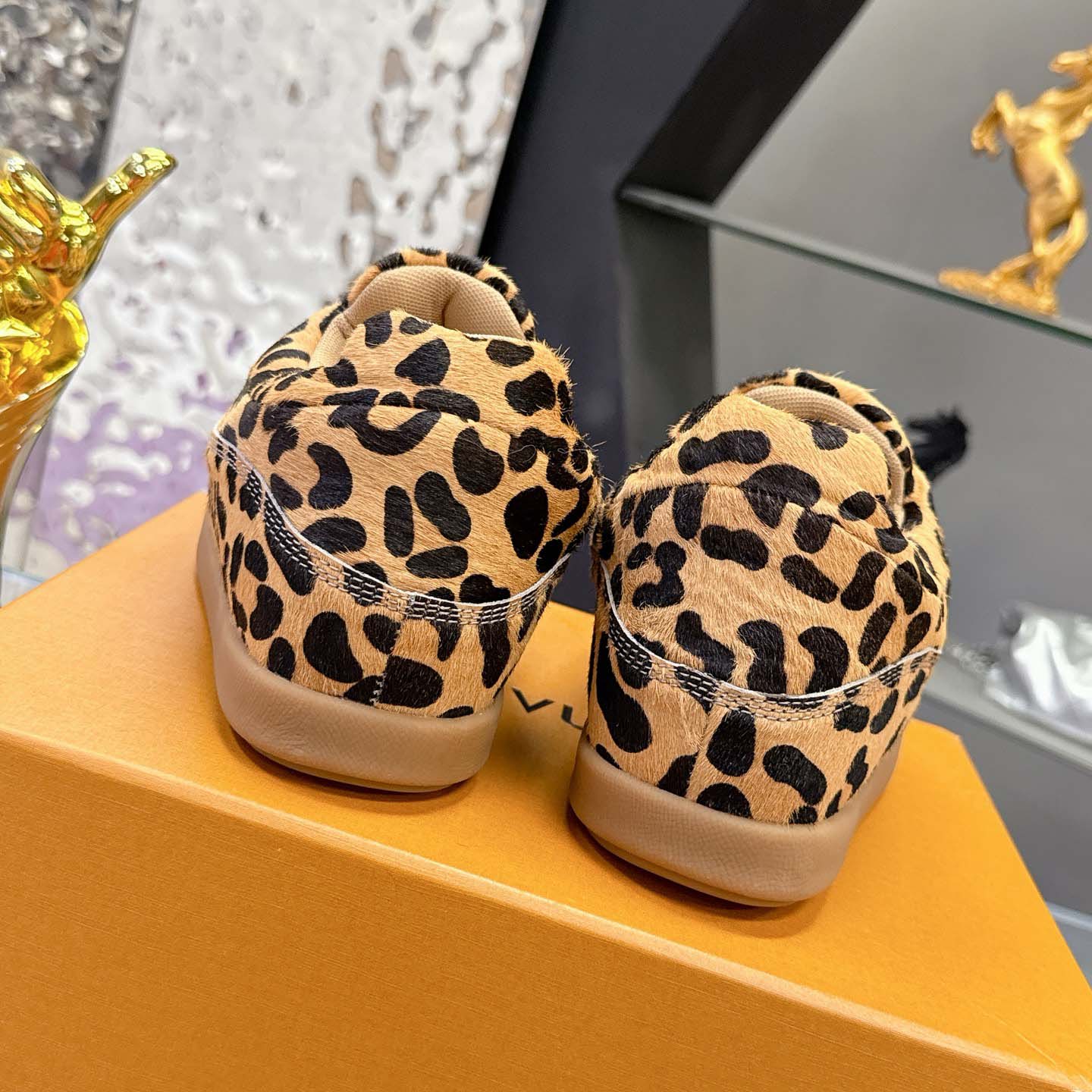 Louis Vuitton LV Yeti Slip On   1AIKKQ - FashionPlug