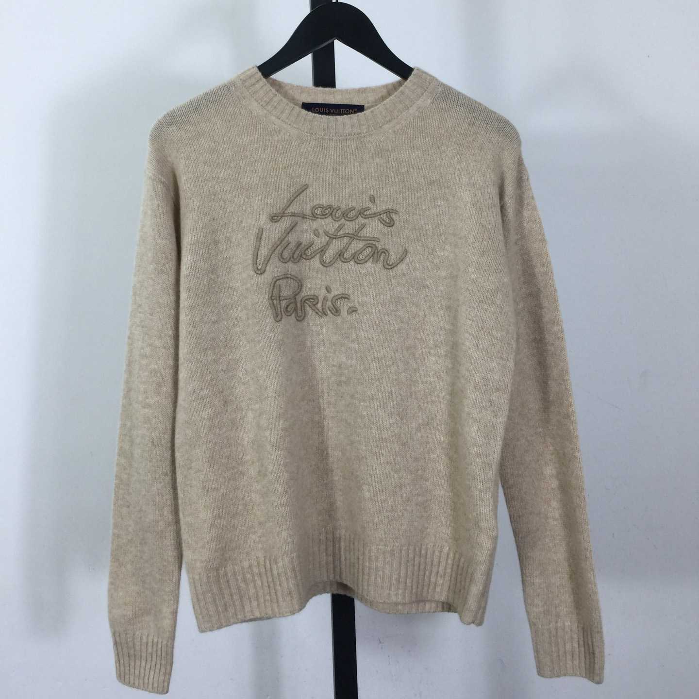 Louis Vuitton Cursive Signature Pullover   1AIOYJ - FashionPlug
