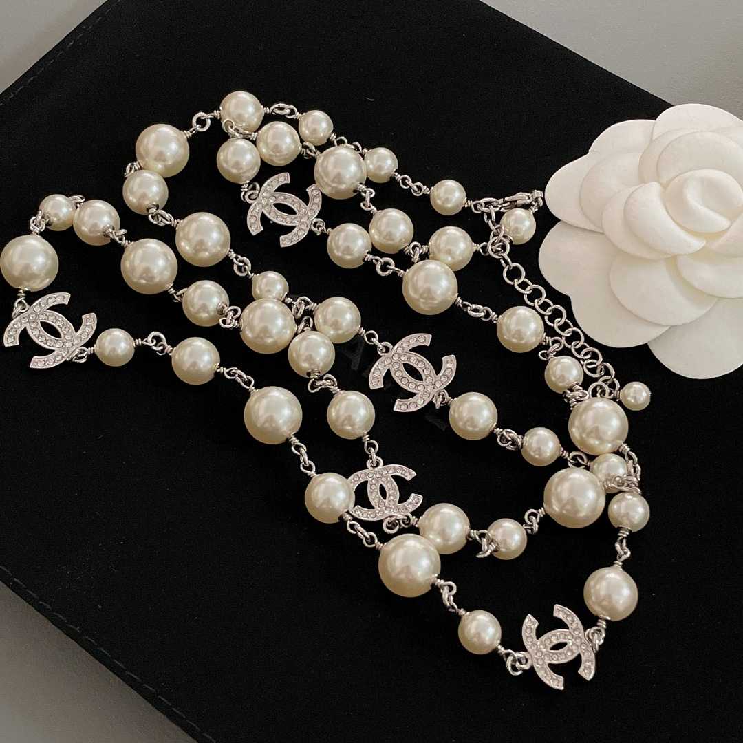 Chanel Necklace  - FashionPlug