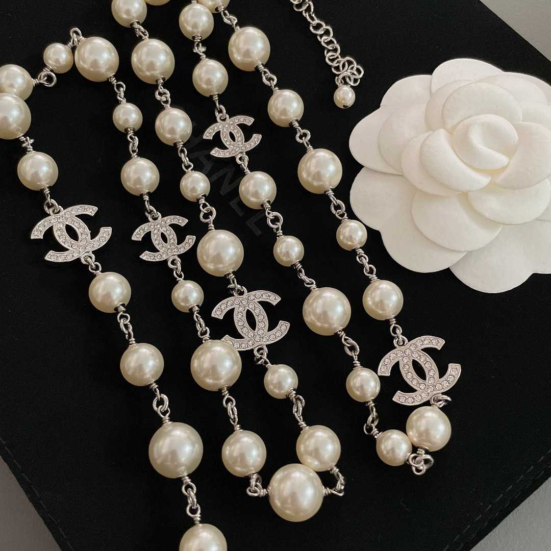 Chanel Necklace  - FashionPlug