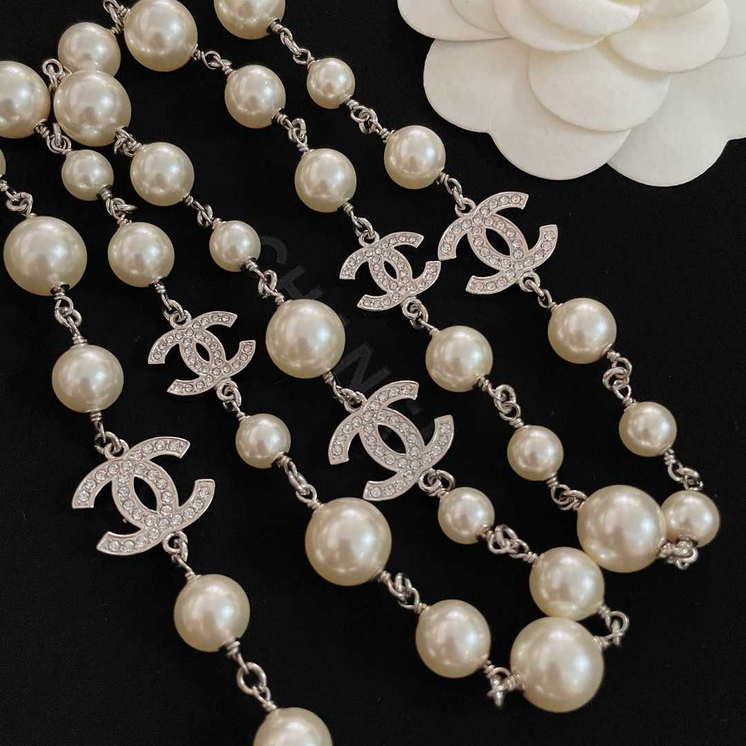 Chanel Necklace  - FashionPlug