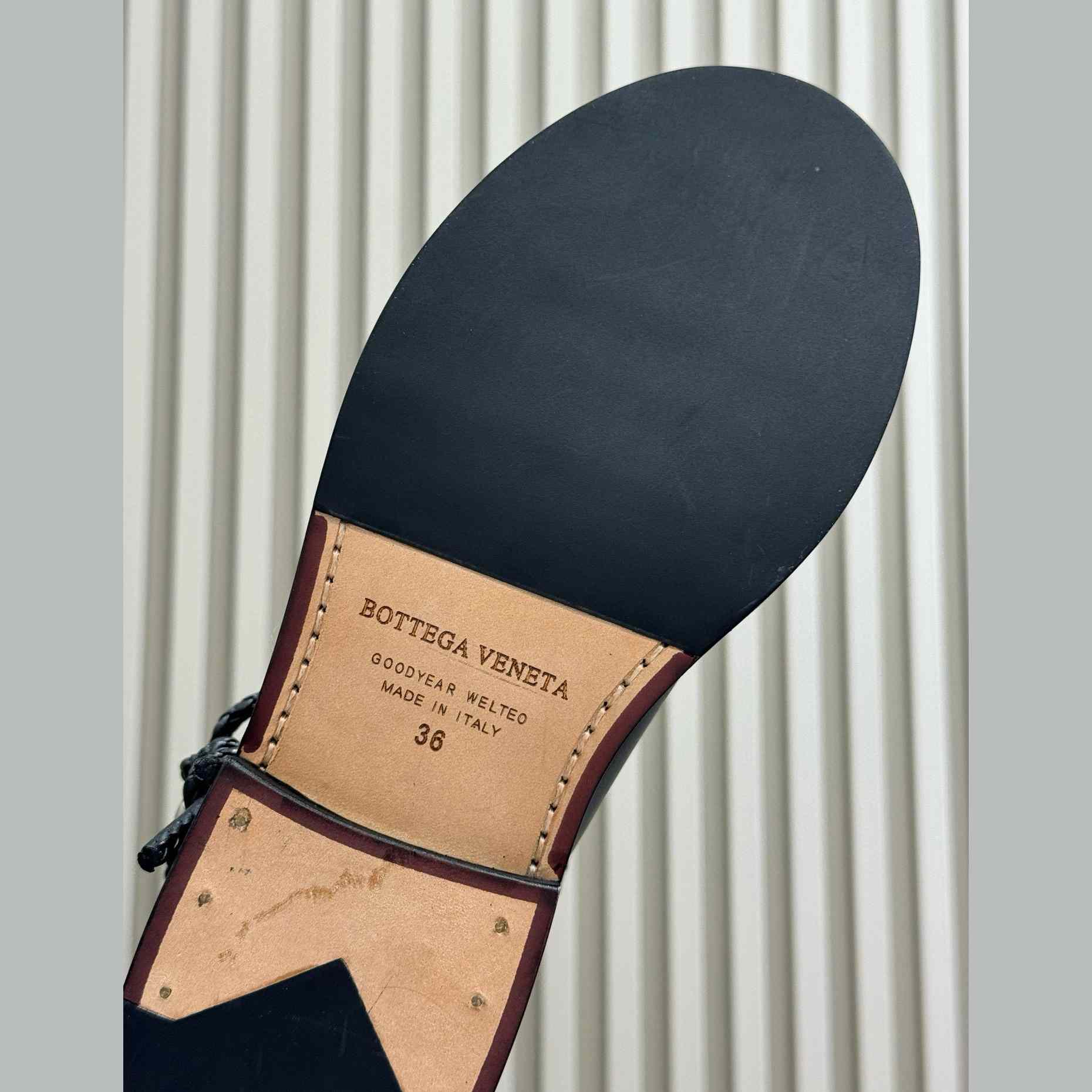 Bottega Veneta James Ankle Boot - FashionPlug