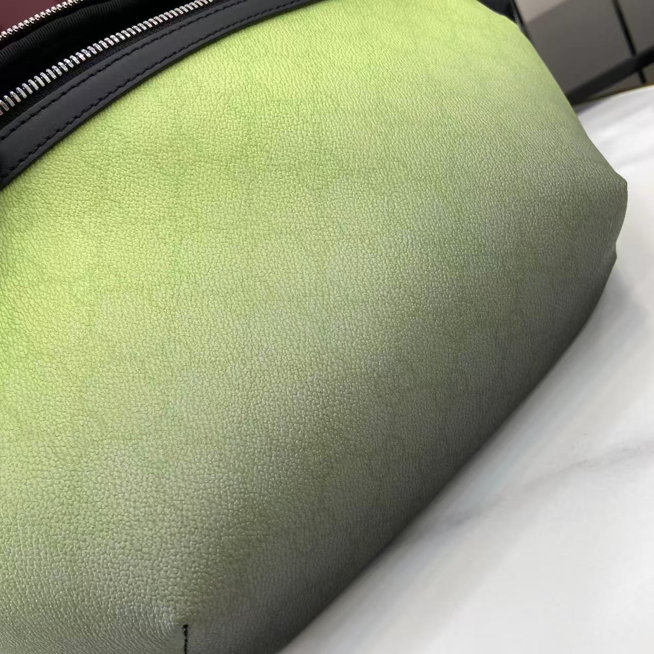 Gucci Chroma Large Belt Bag - FashionPlug