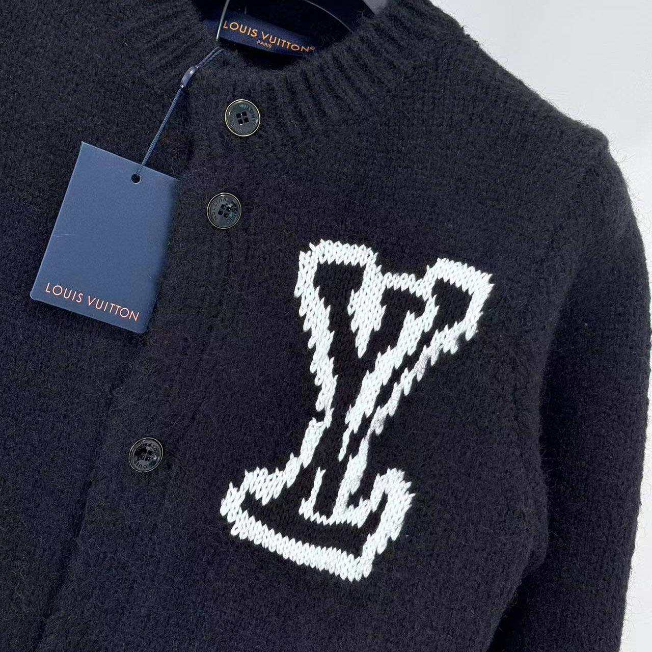 Louis Vuitton Chunky Intarsia Signature Cardigan   1AJBXP - FashionPlug