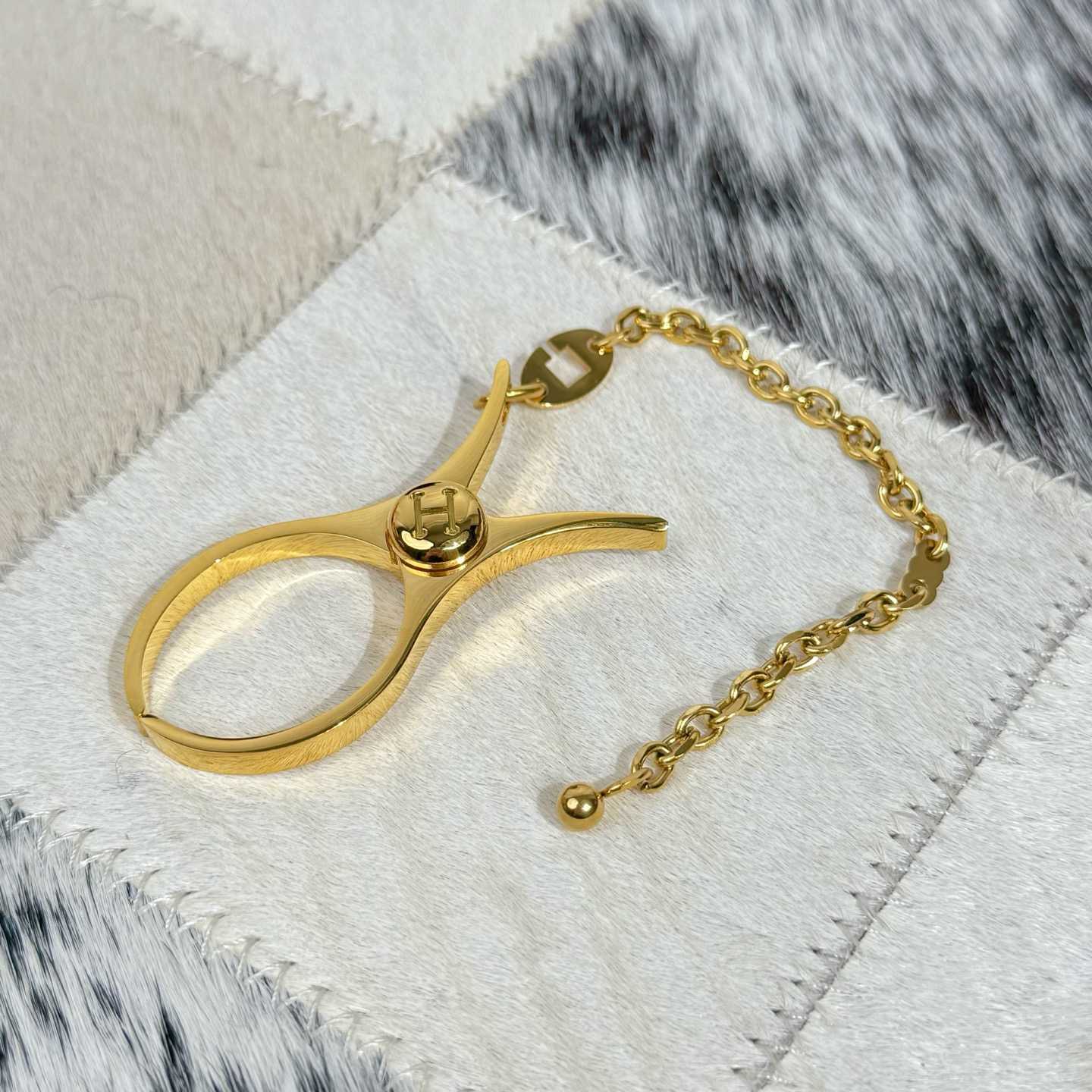 Hermès Filou Glove Clip - FashionPlug