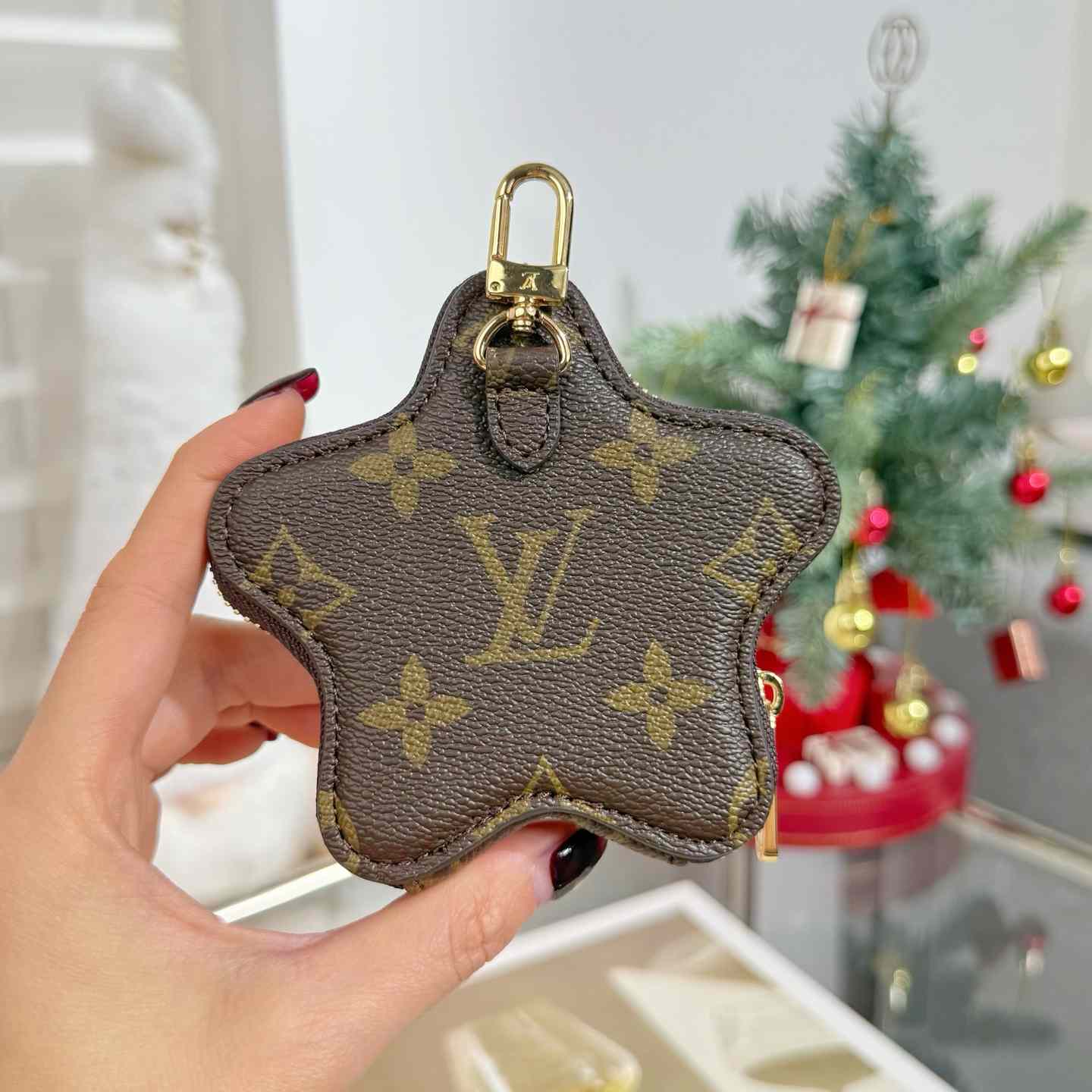 Louis Vuitton Spark Coin Purse Monogram Empreinte Leather  - FashionPlug
