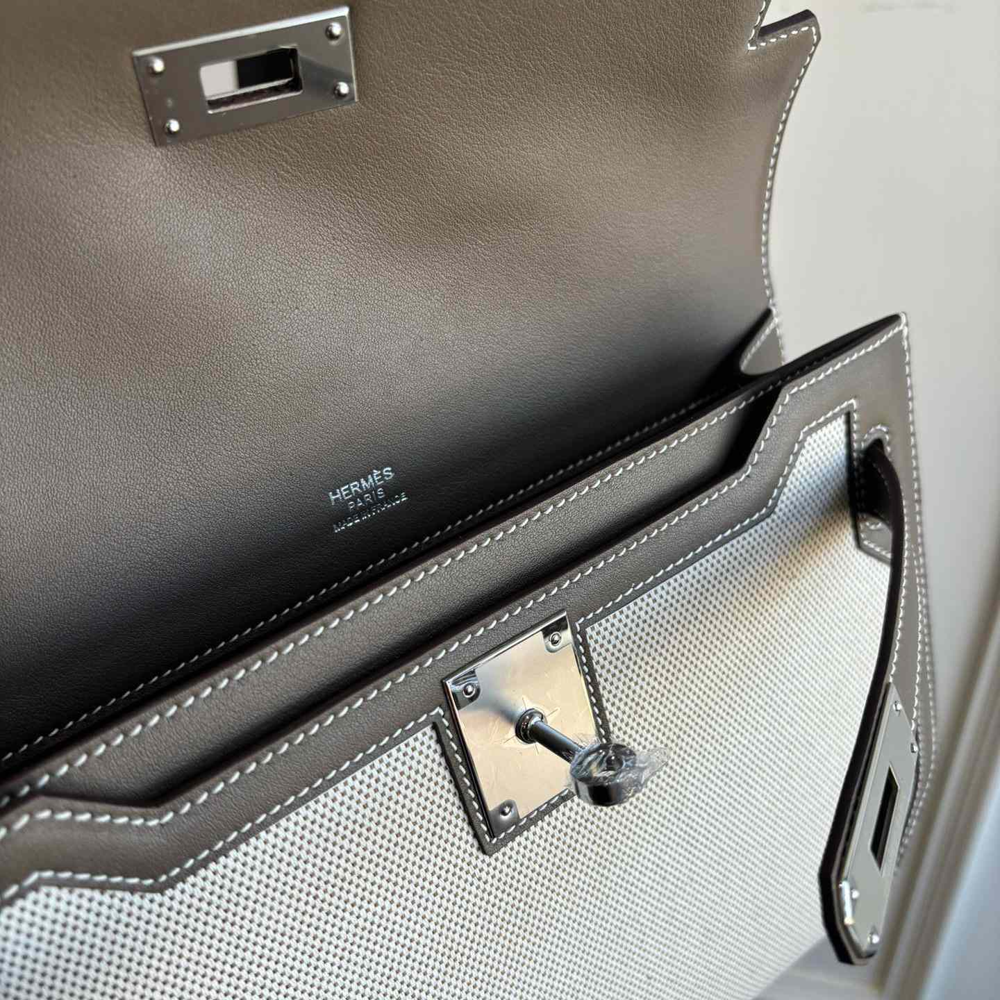 Hermes Kelly Depeches 25 Pouch - FashionPlug