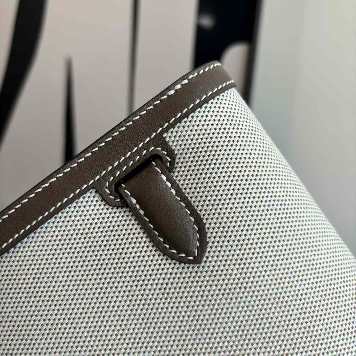 Hermes Kelly Depeches 25 Pouch - FashionPlug