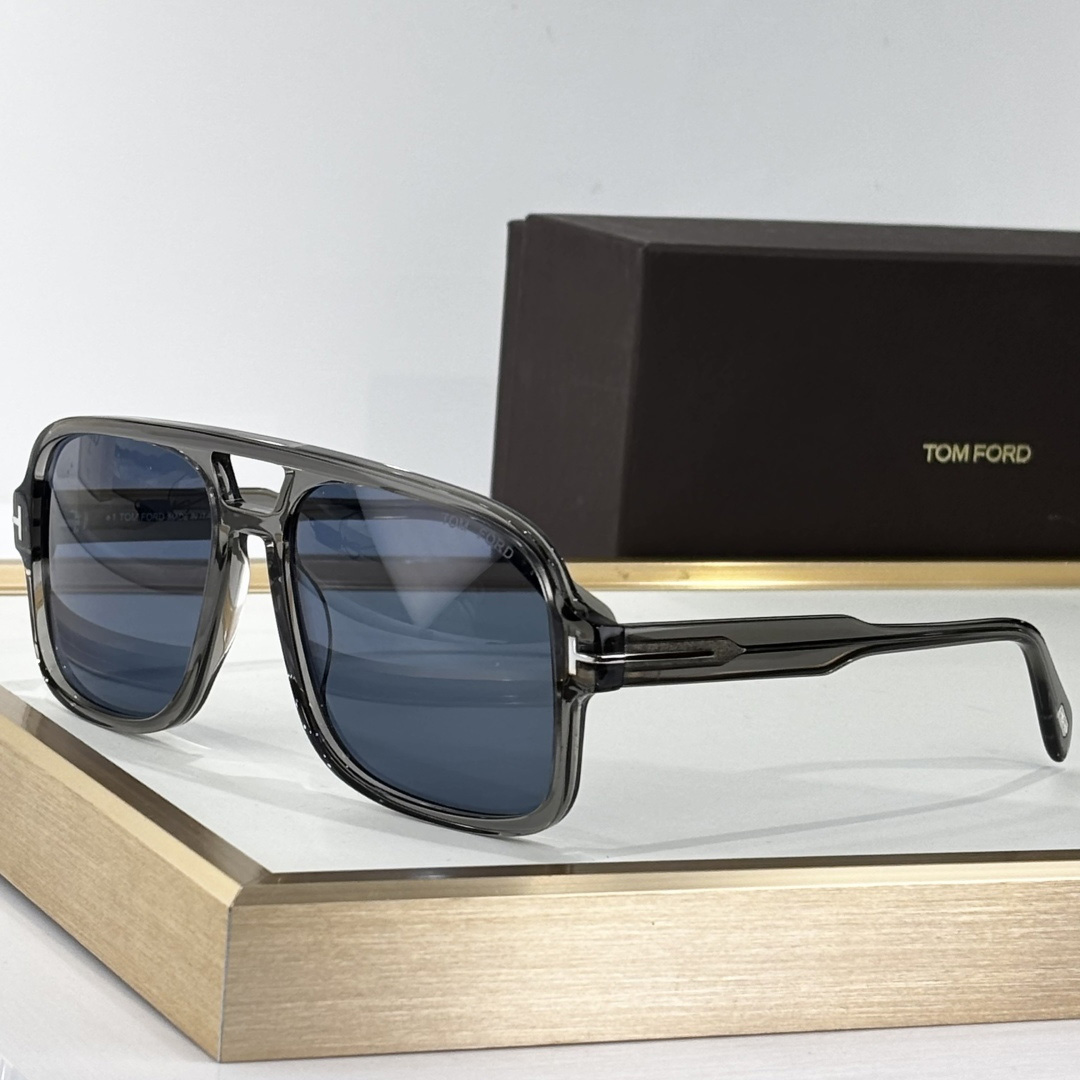 Tom Ford TF884 Sunglasses - FashionPlug