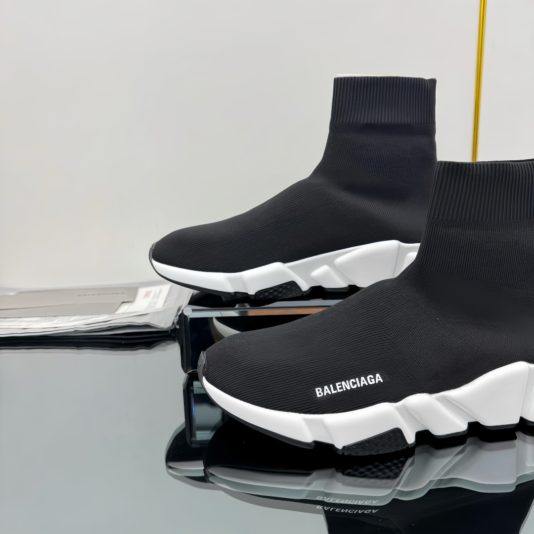 Balenciaga Speed Sneakers - FashionPlug