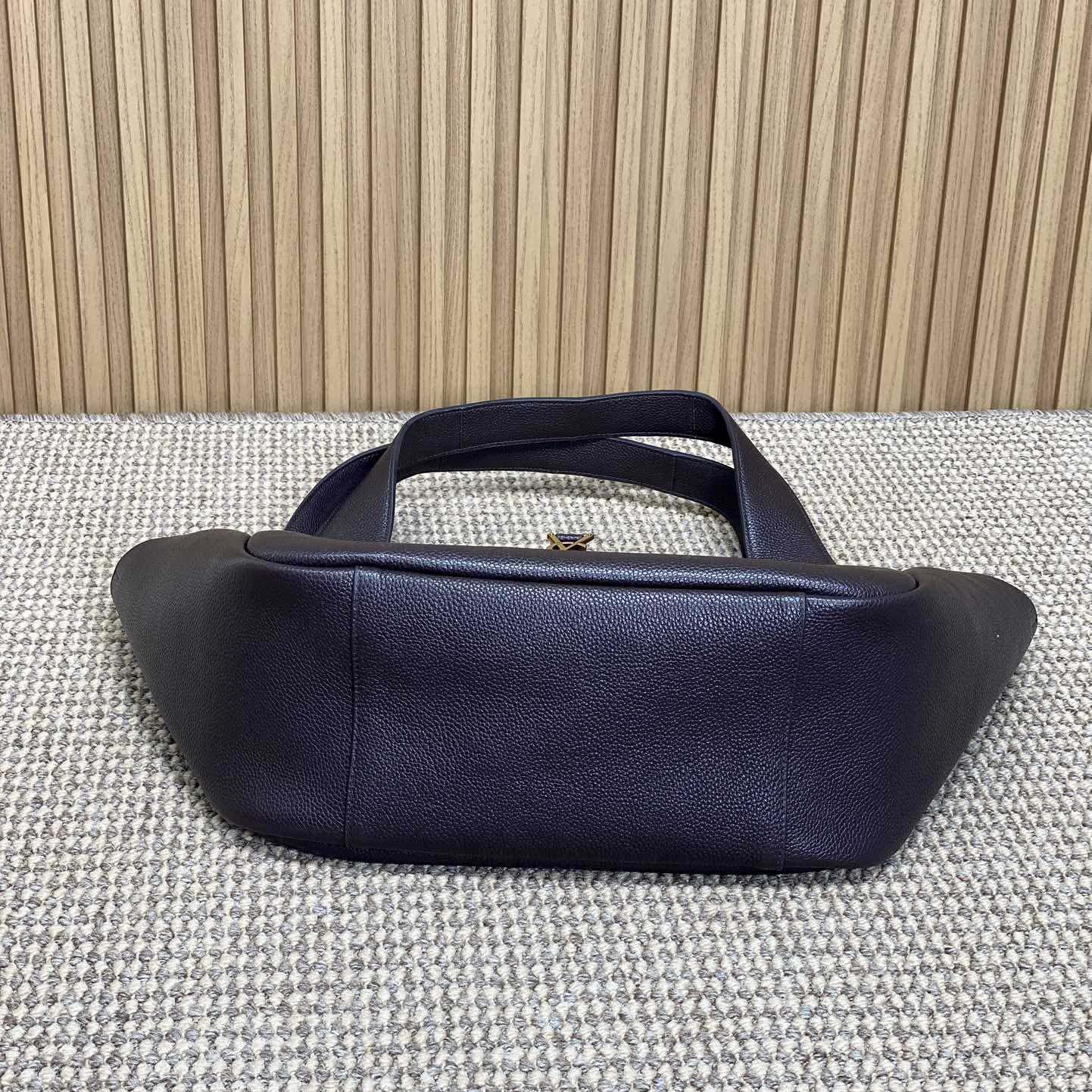 Saint Laurent LE 5 À 7 Bea In Grained Leather - FashionPlug