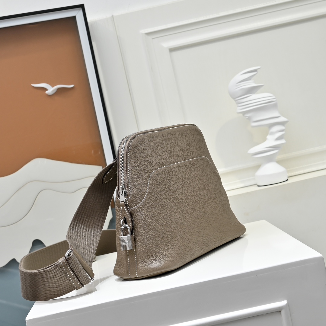 Hermès Bolide Messenger Bag - FashionPlug