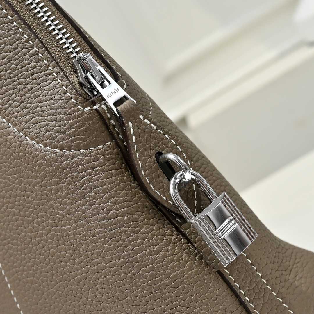 Hermès Bolide Messenger Bag - FashionPlug