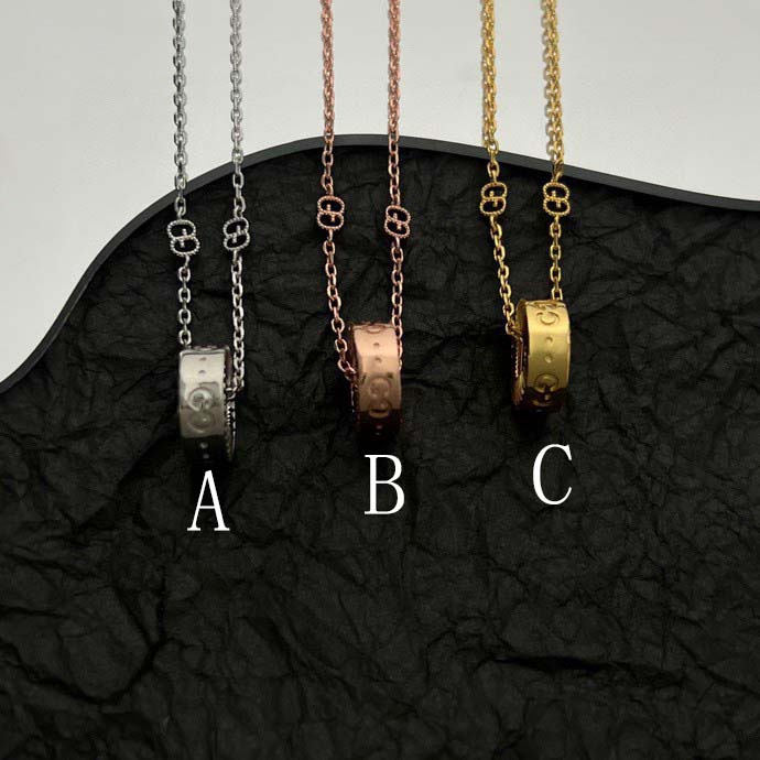 Gucci Icon Round Heart Cut Out Pendant - FashionPlug