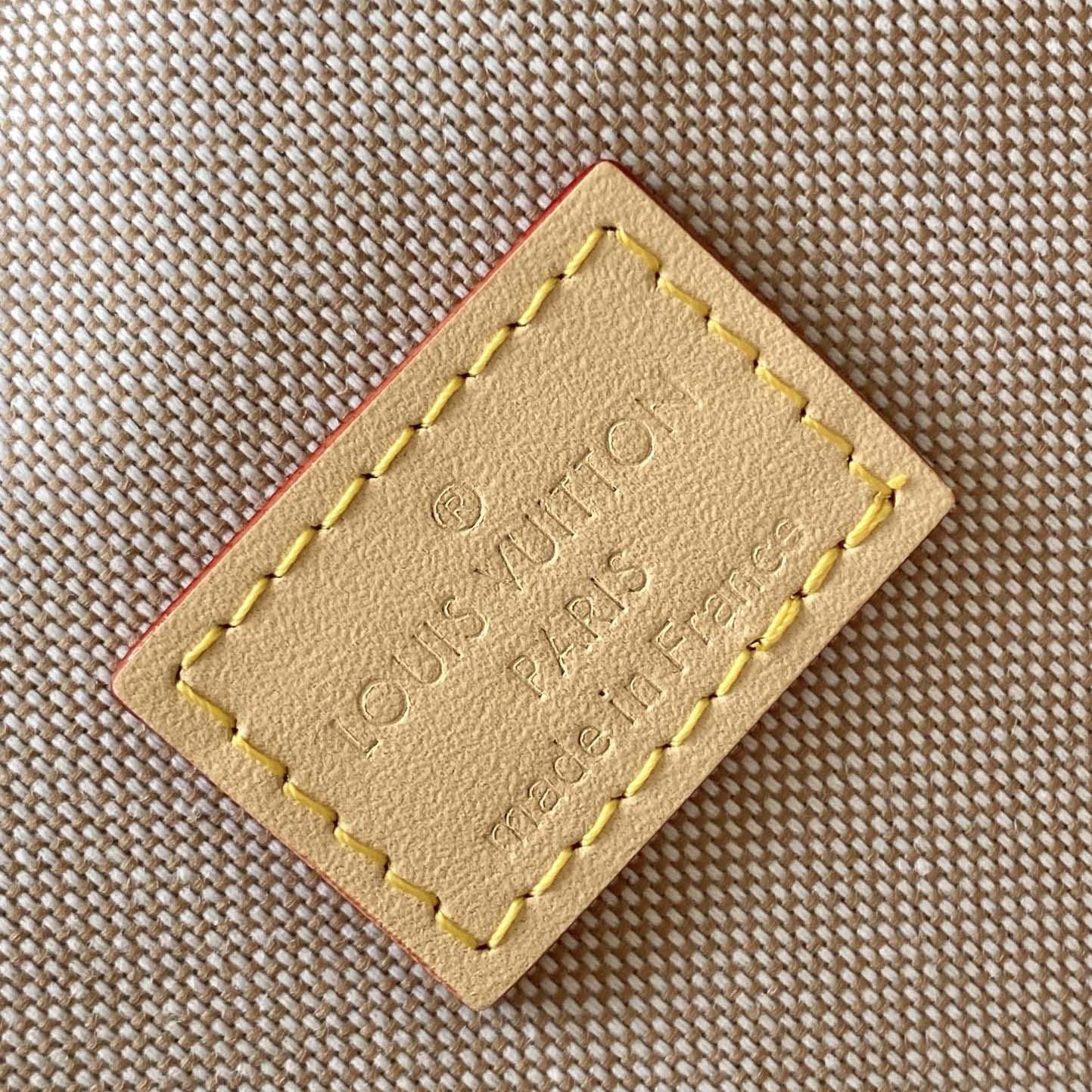 Louis Vuitton Steamer Wearable Wallet    M40674  - FashionPlug