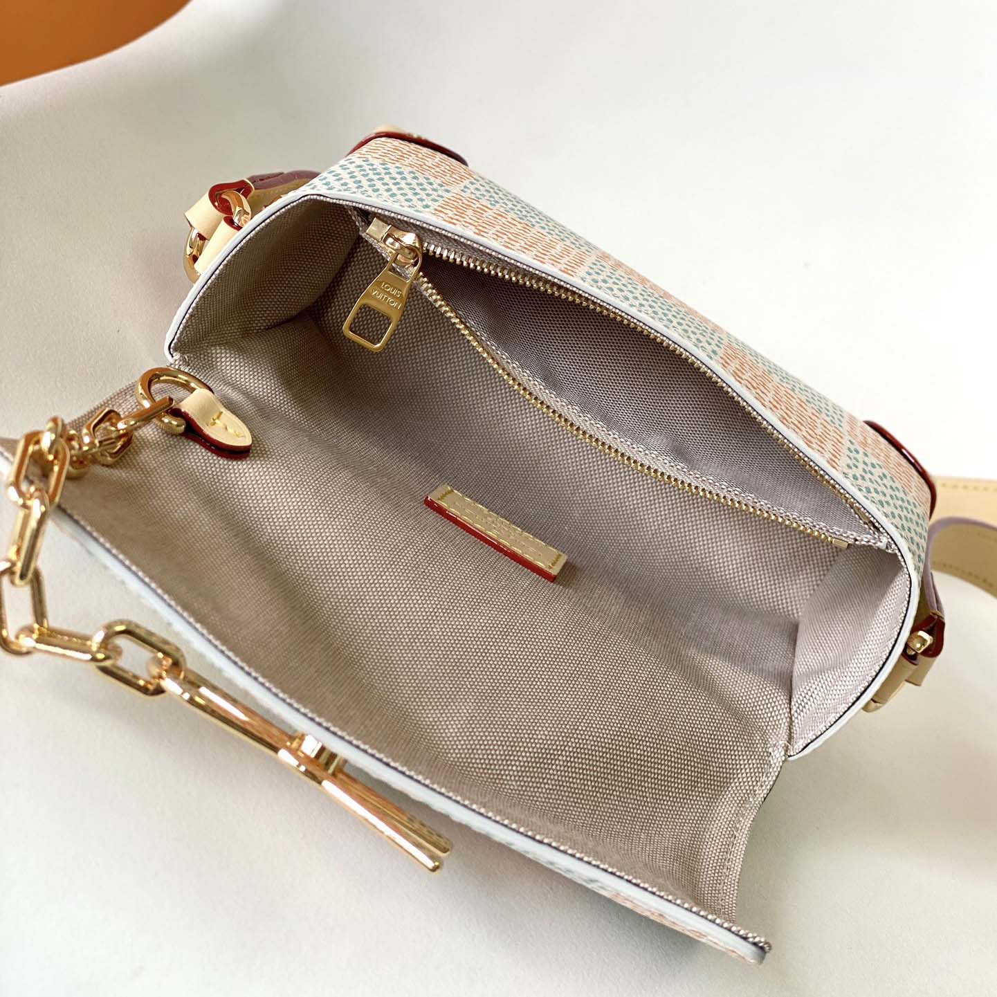 Louis Vuitton Steamer Wearable Wallet    M40674  - FashionPlug