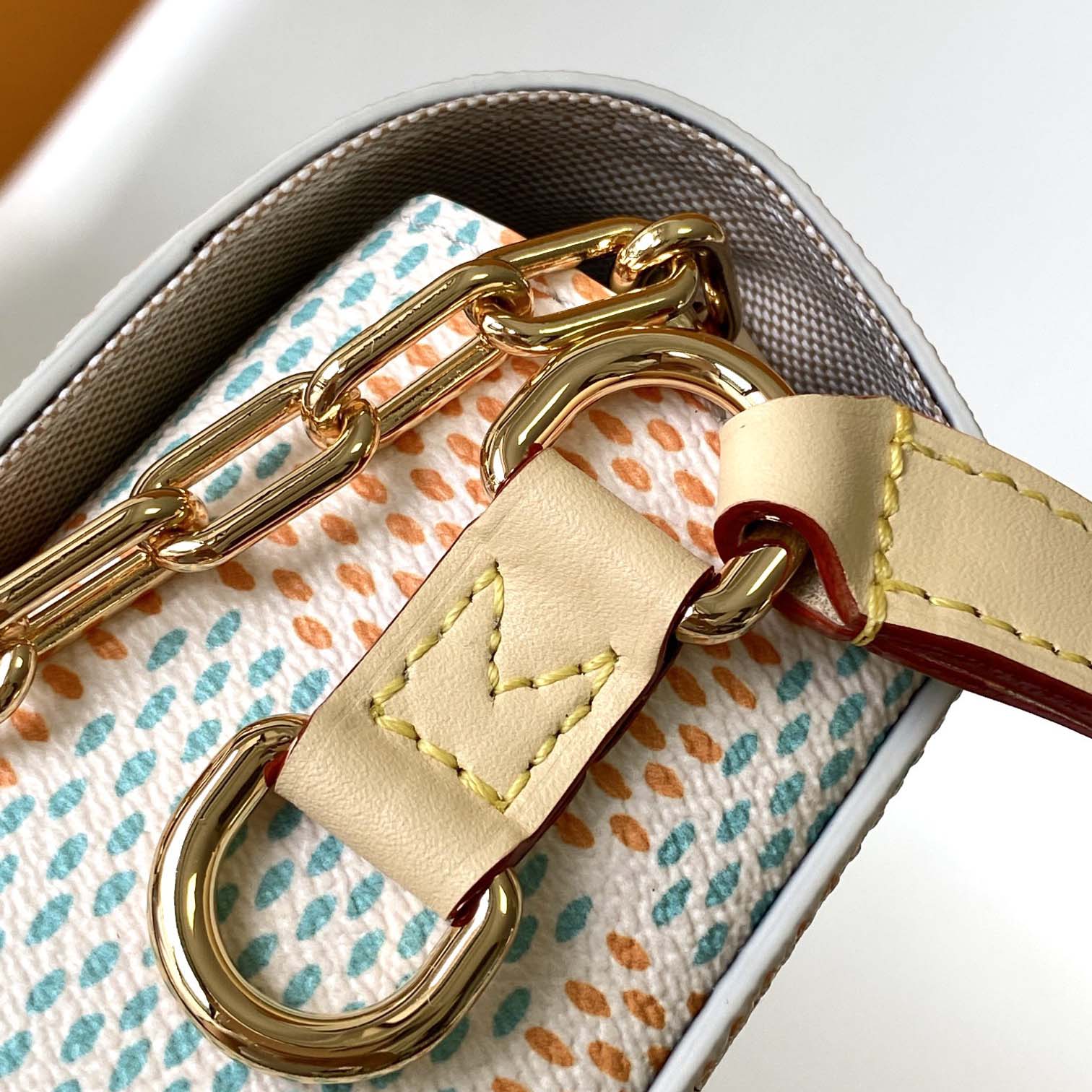 Louis Vuitton Steamer Wearable Wallet    M40674  - FashionPlug