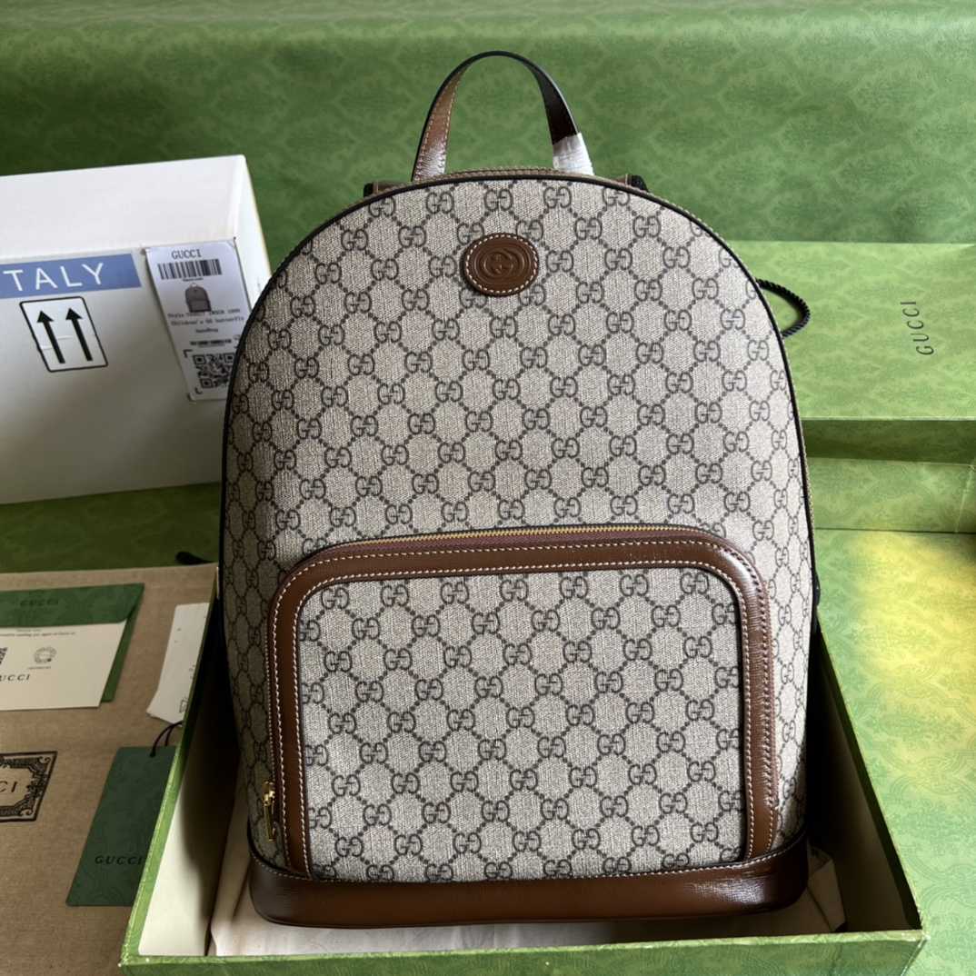 Gucci GG Supreme Canvas Backpack   31.5-41-14.5cm - FashionPlug